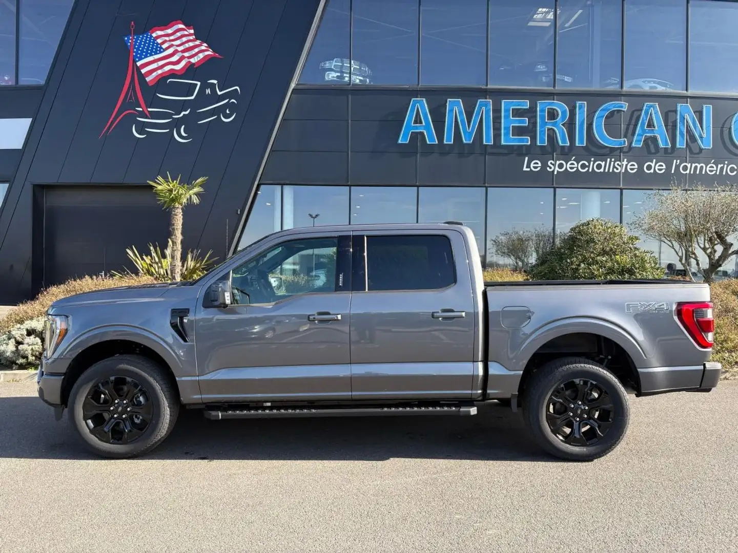 Ford F 150 Supercrew LARIAT Black Package V8 5.0L FLEXFUEL siva - 2