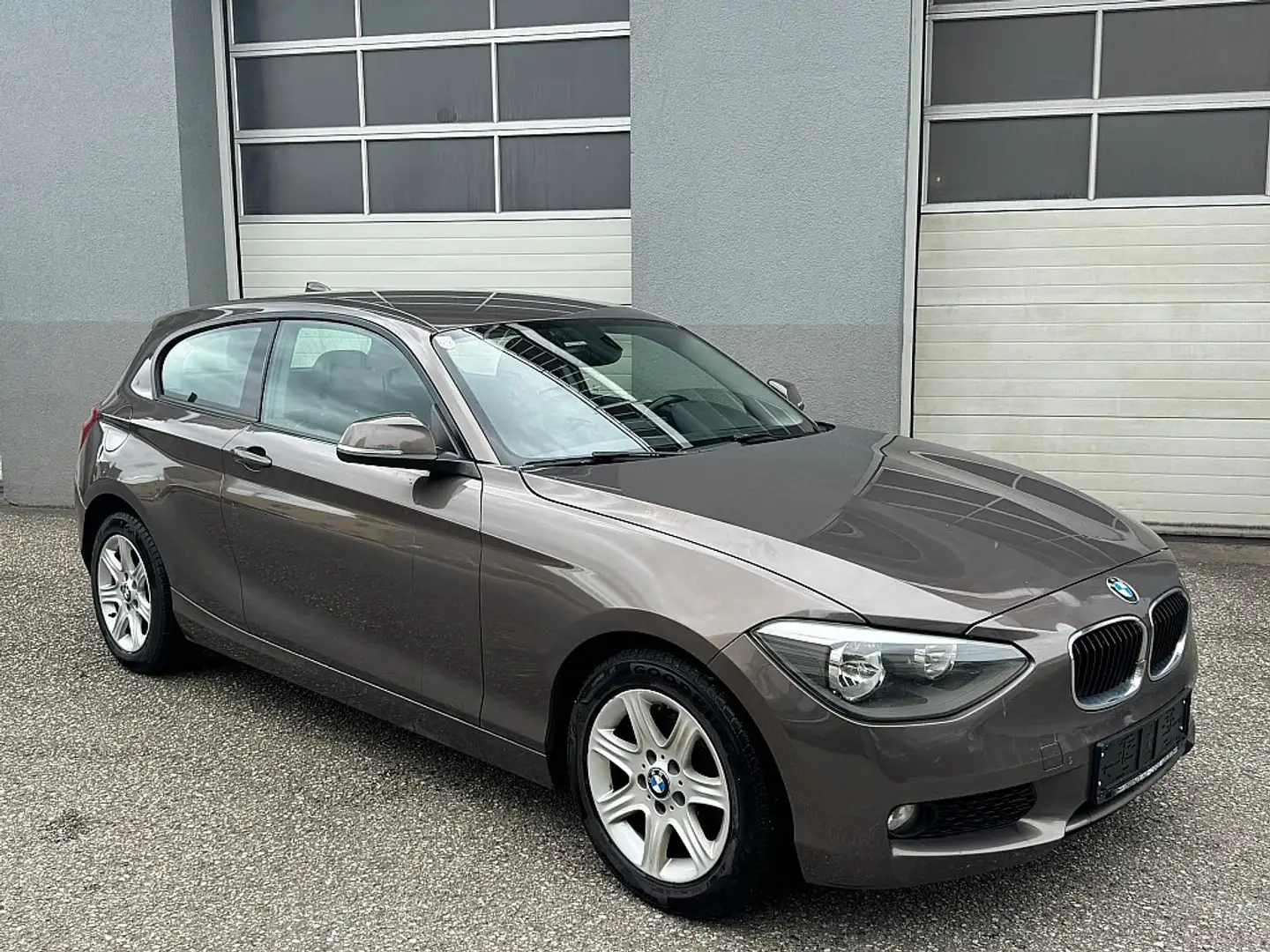 BMW 116 d Ö-Paket Braun - 1