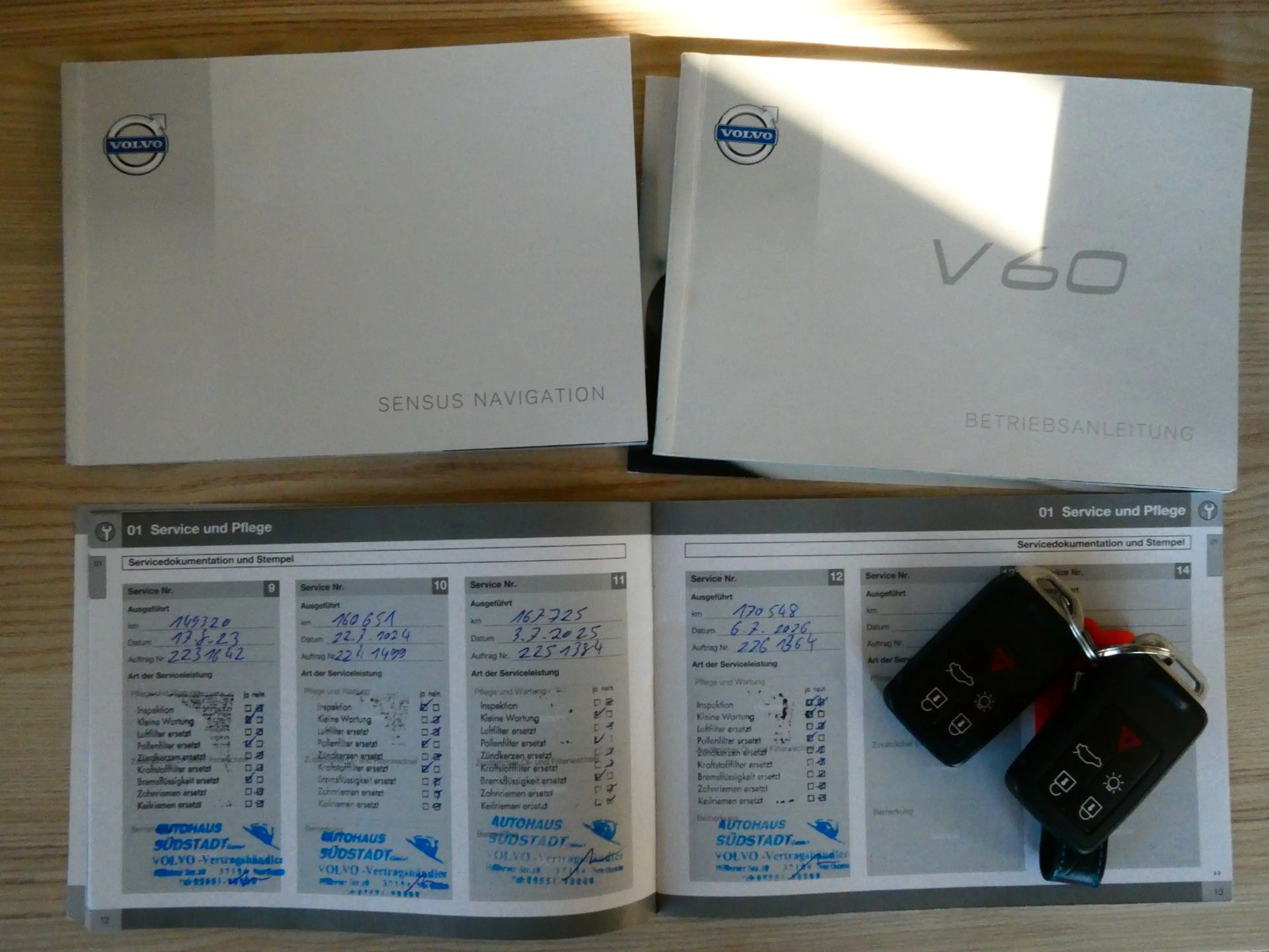Volvo V60 Kombi Kinetic#XENON#NAVI#SHZ#2XPDC#AHK# — photo 19