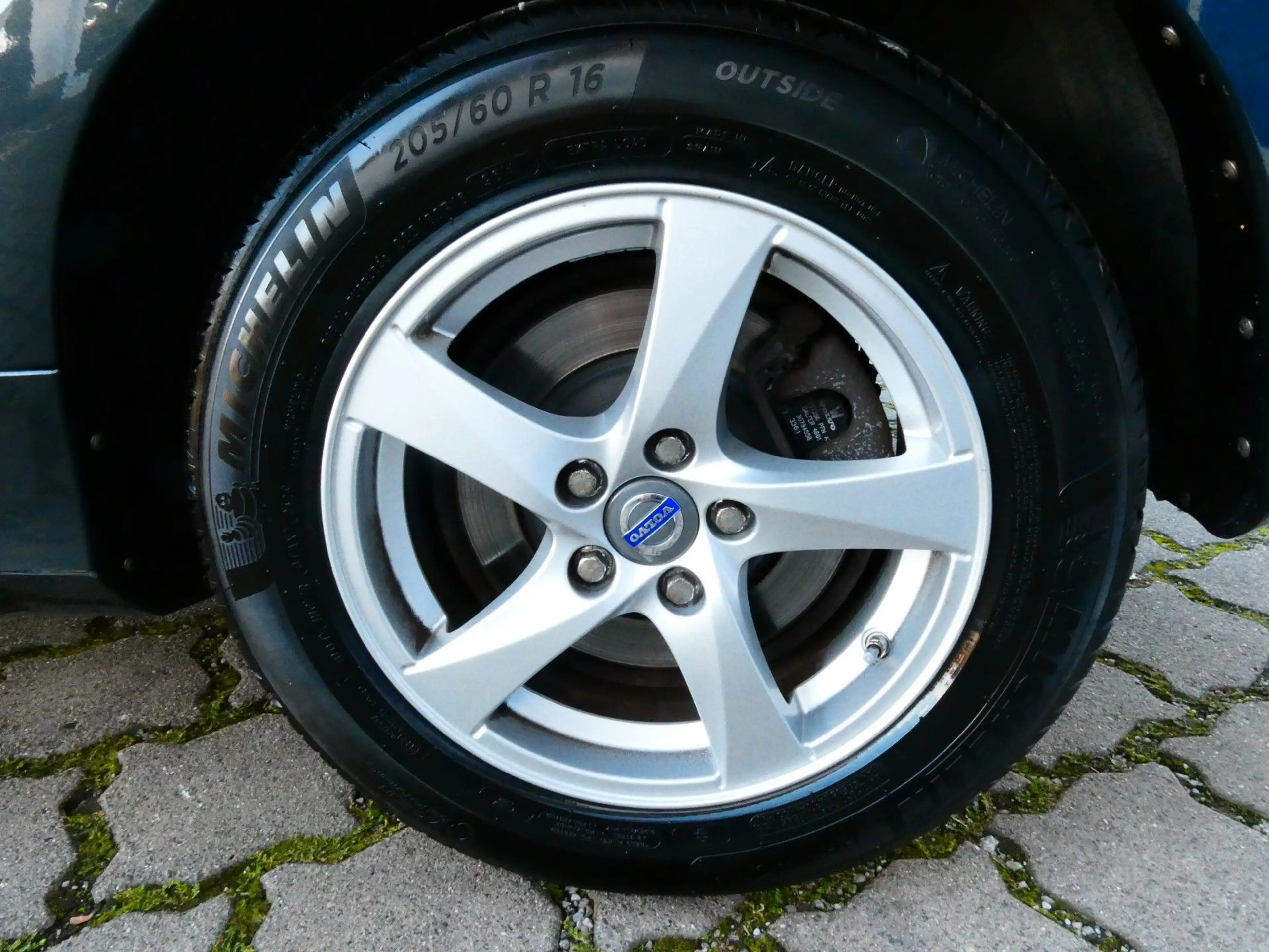 Volvo V60 Kombi Kinetic#XENON#NAVI#SHZ#2XPDC#AHK# — photo 11