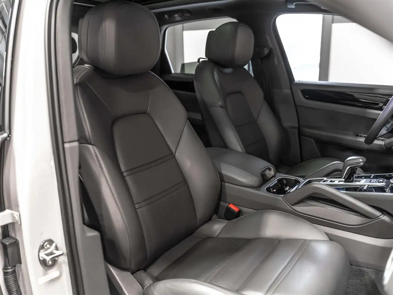 Porsche Cayenne снимка Porsche Cayenne