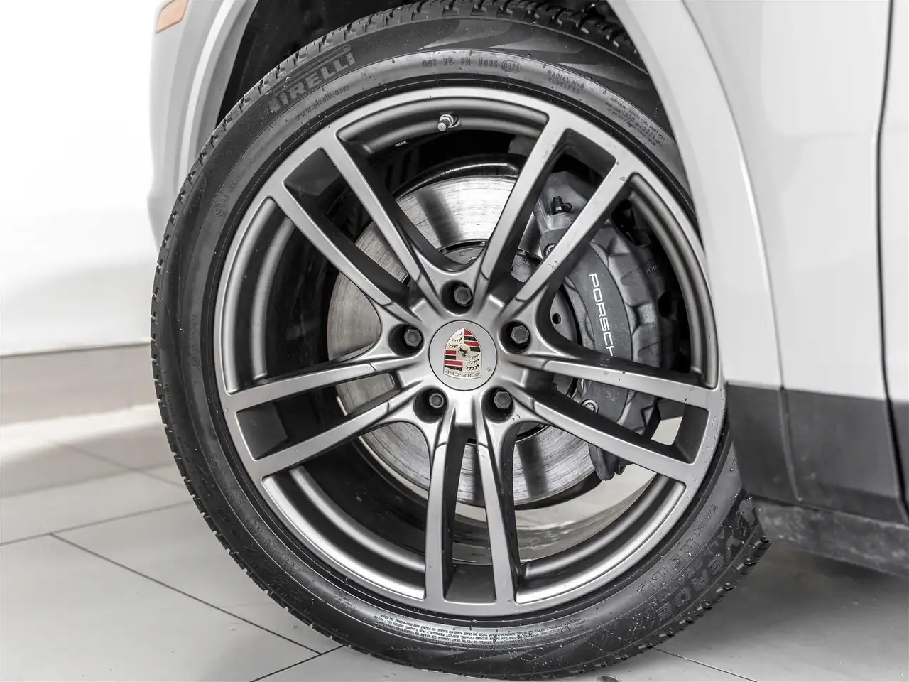 Porsche Cayenne снимка Porsche Cayenne
