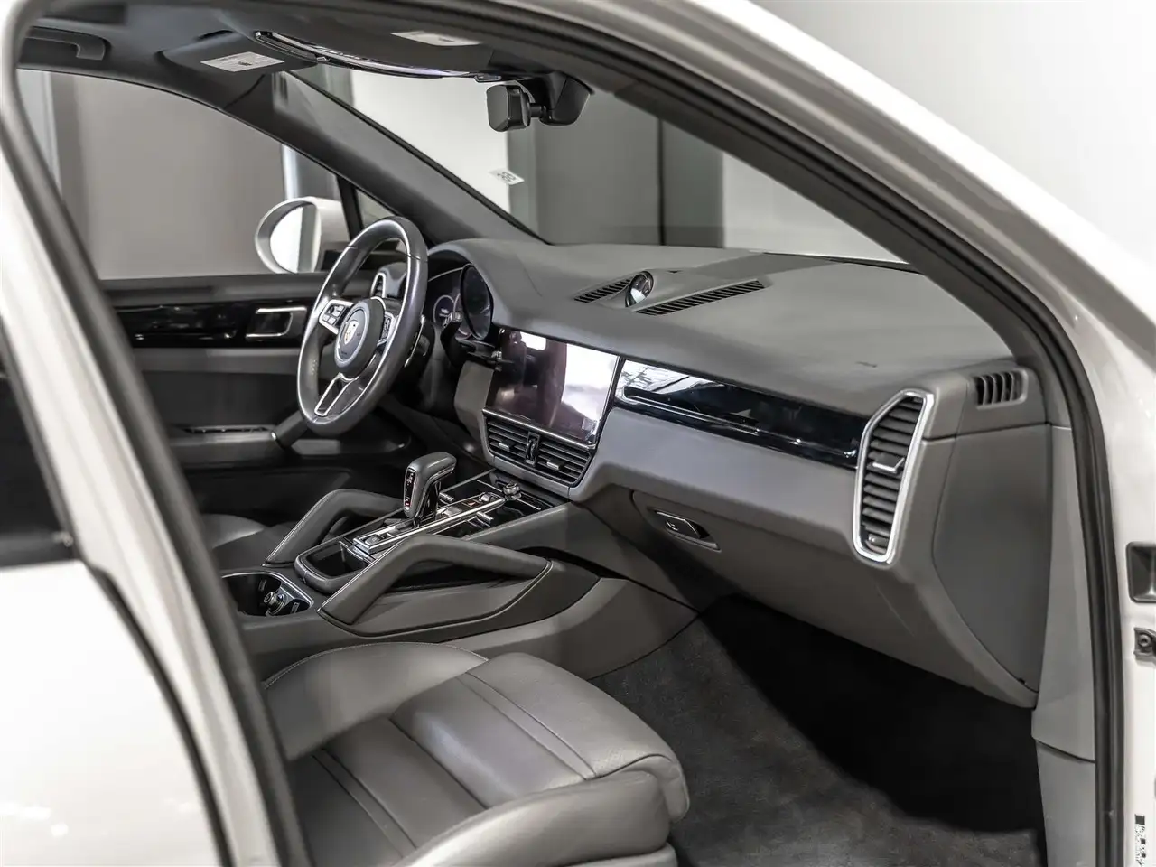 Porsche Cayenne снимка Porsche Cayenne