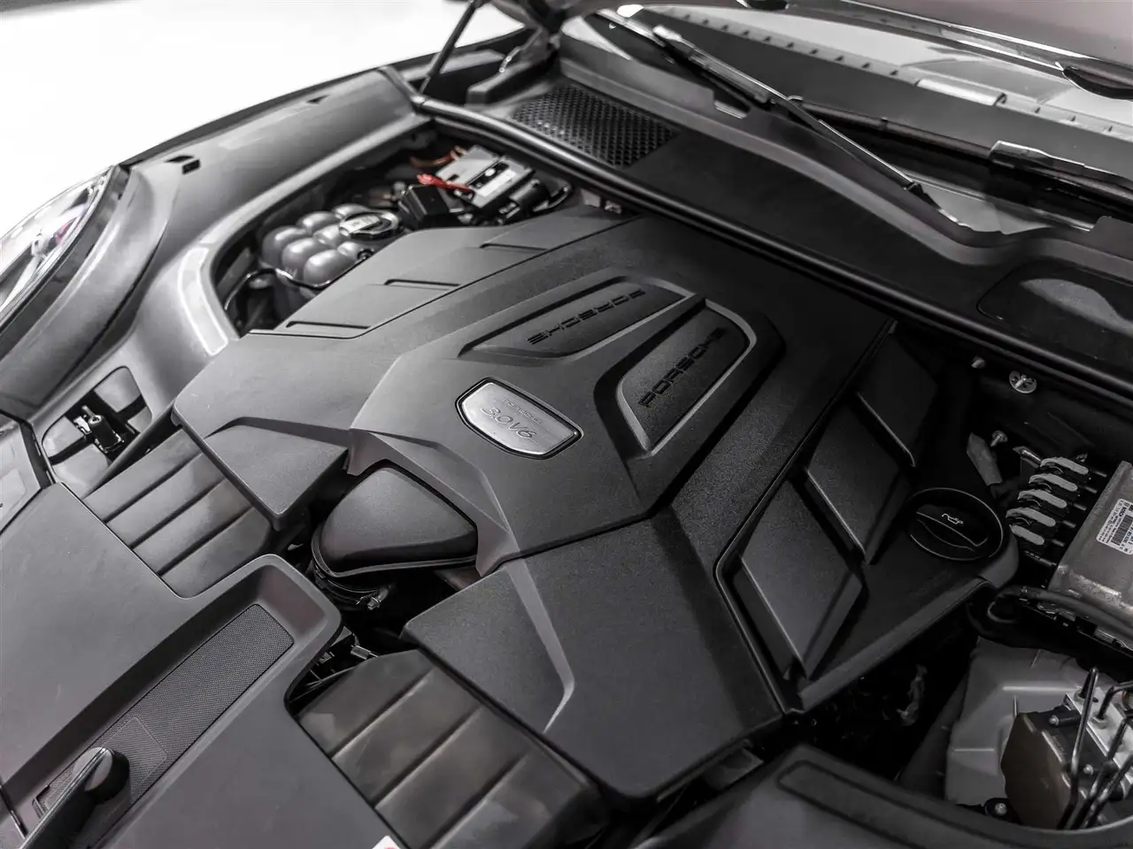 Porsche Cayenne снимка Porsche Cayenne