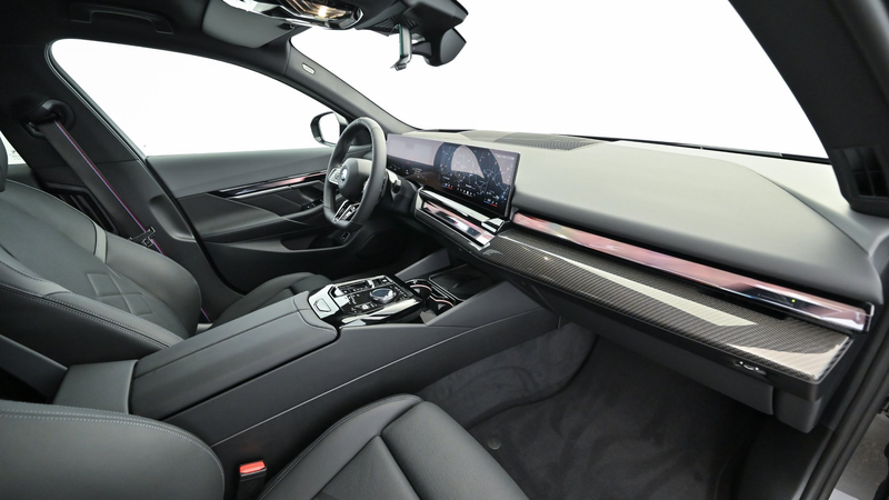 BMW 550 e xDrive M-Sportpaket Pro — photo 13
