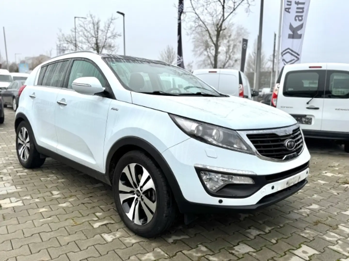 Kia Sportage Spirit 4WD 2.0 CRDi Beyaz - 1