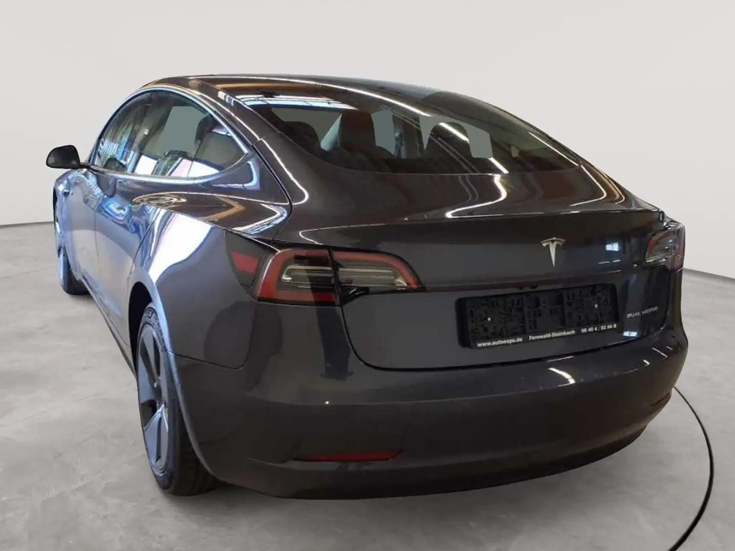 Tesla Model 3 Langstreckenbatt. Allradantrieb Dual Motor Grau - 2