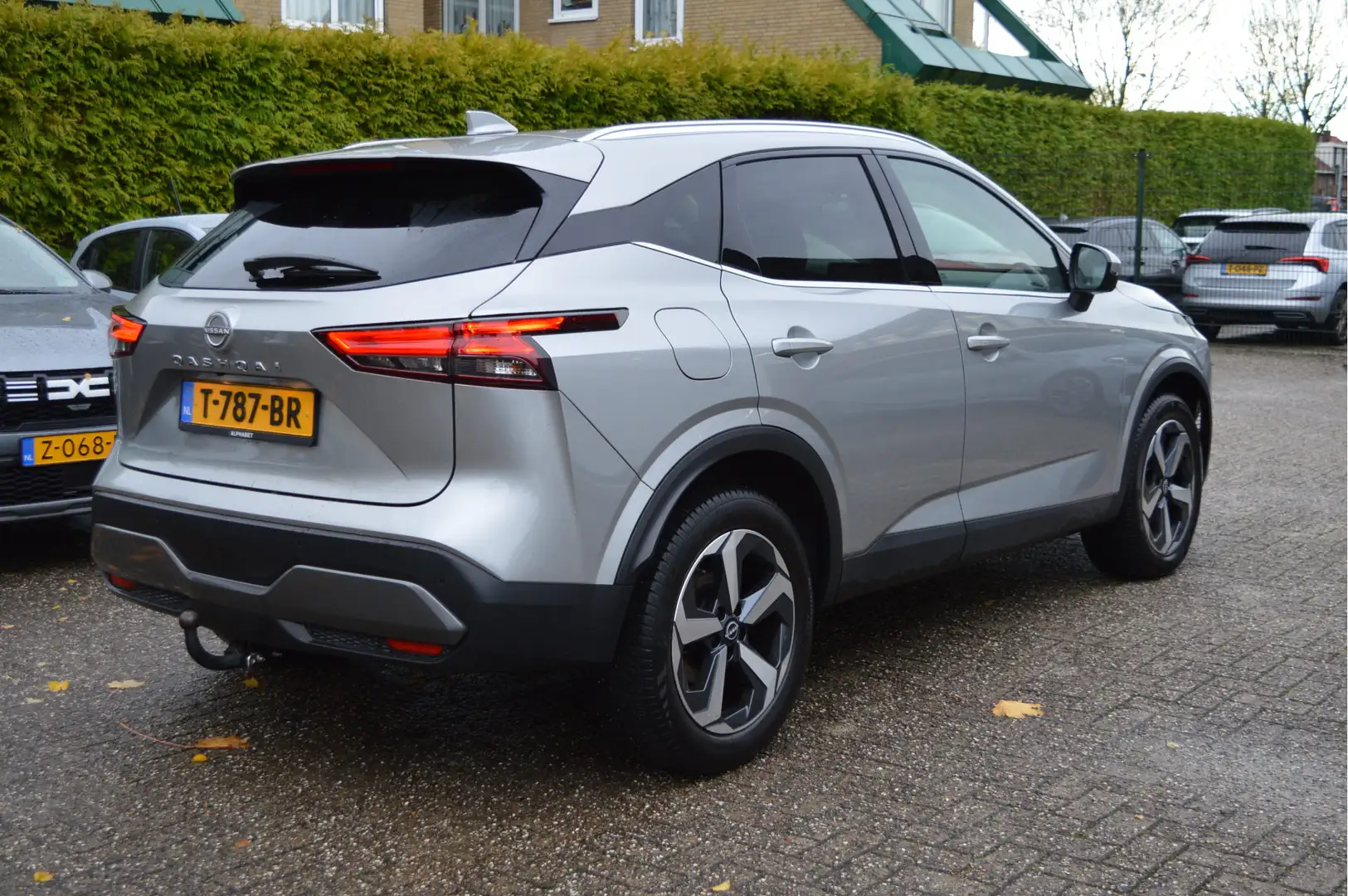 Nissan Qashqai 158PK MHEV Xtronic N-Connecta Nap / Pano / Trekhaa Gris - 2