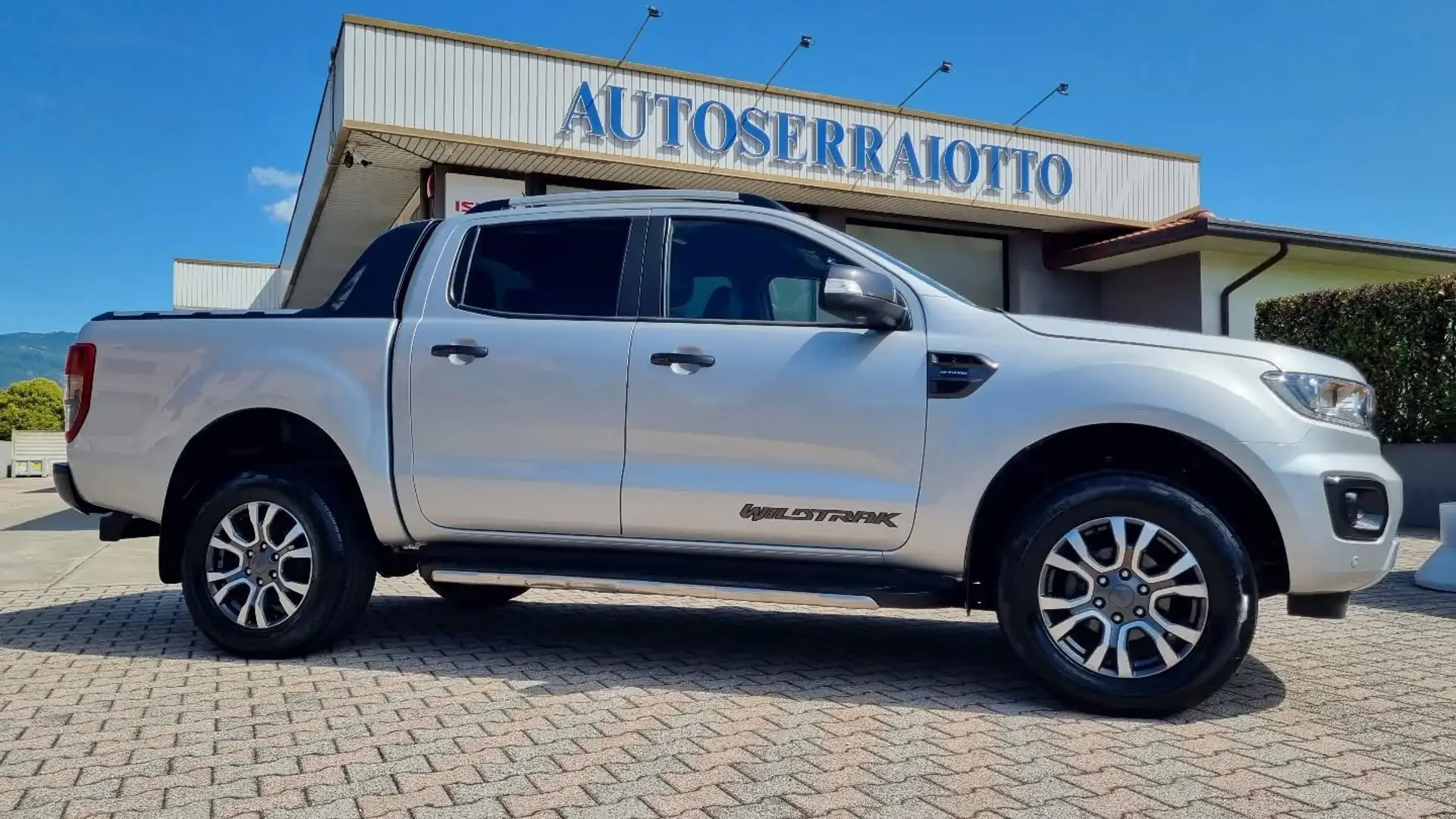 Ford Ranger 2.0Biturbo Wildtrak 213cv automatico NAZIONALE Argento - 1