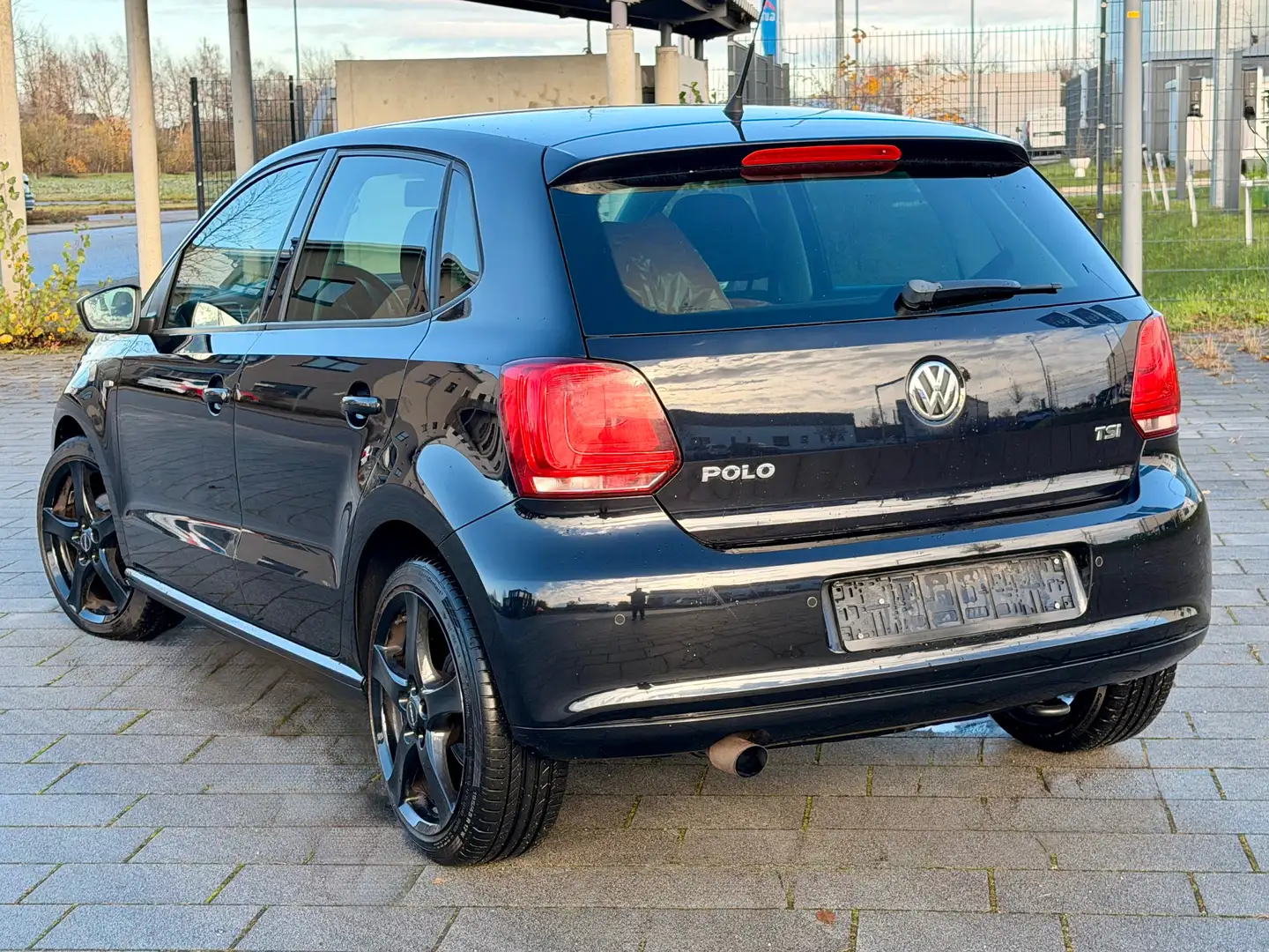 Volkswagen Polo V 1.2 TSI Life *Tüv Neu*5-Türer*Sportpaket* Zwart - 2