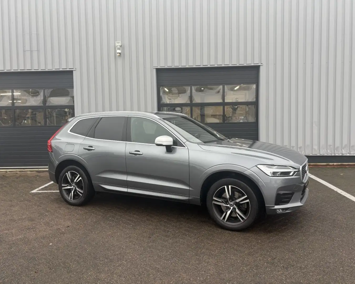 Volvo XC60 2.0 T4 R-Design Polestar Engineerd I Trekhaak I Me Gris - 1