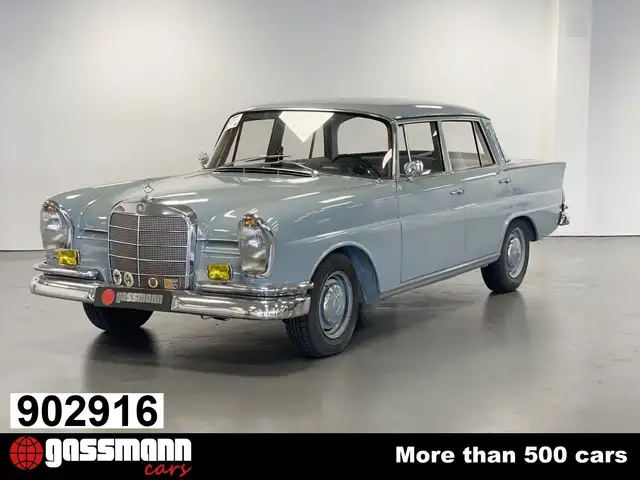 Mercedes-Benz 220 SEB Heckflosse Limousine W111 mehrfach