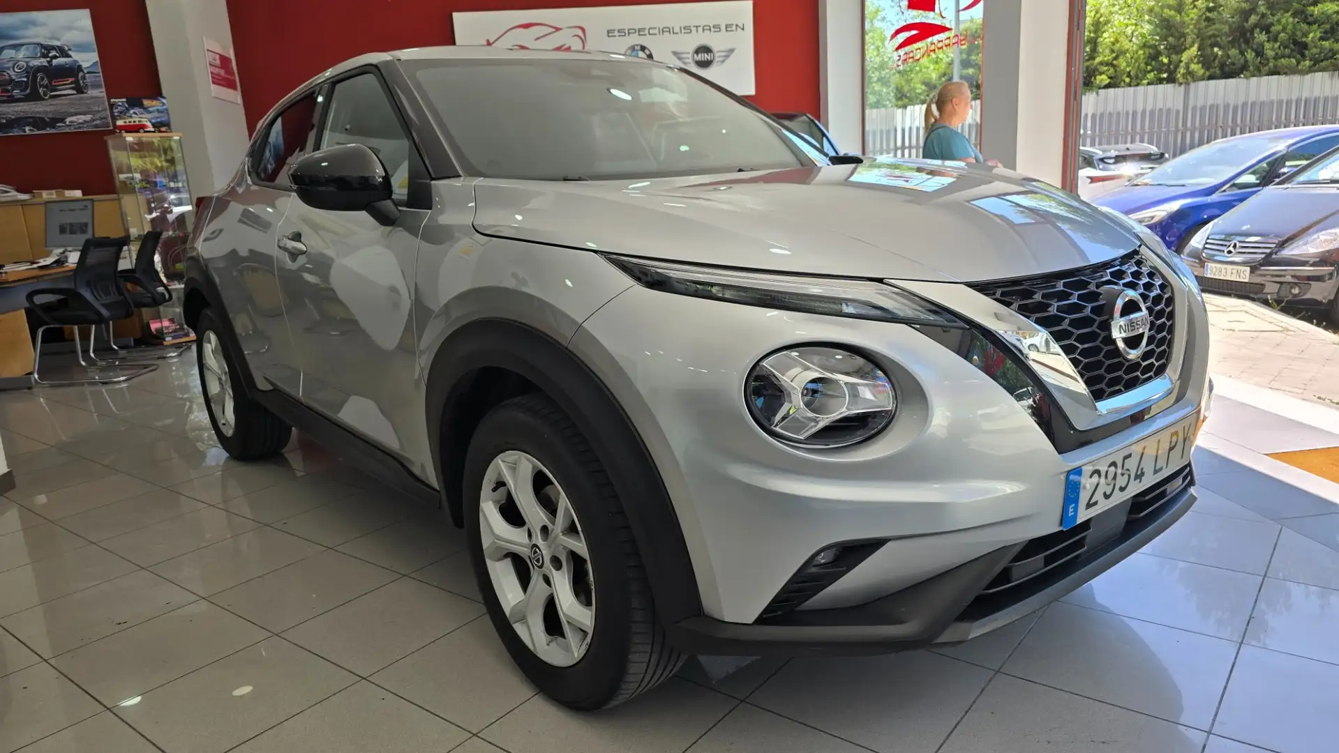 Nissan Juke DIG-T 84 kW (114 CV) DCT 7 V N-Connecta Gris - 1