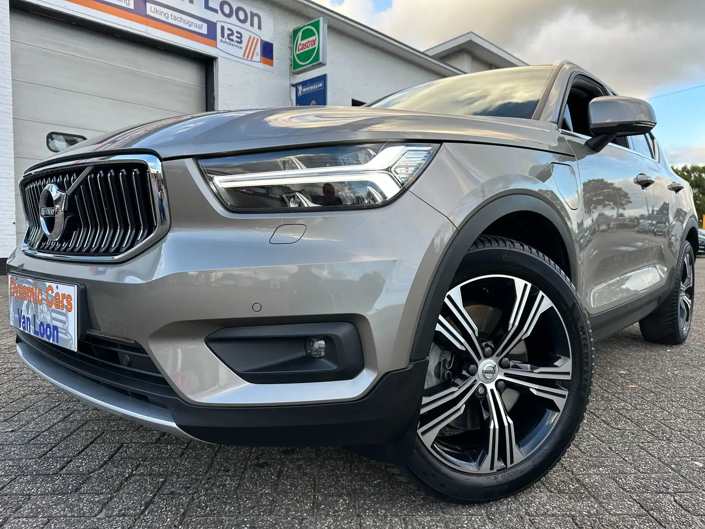 Volvo XC40 T5 Recharge, InscriptionExpression,leer,Carplay Bronze - 1