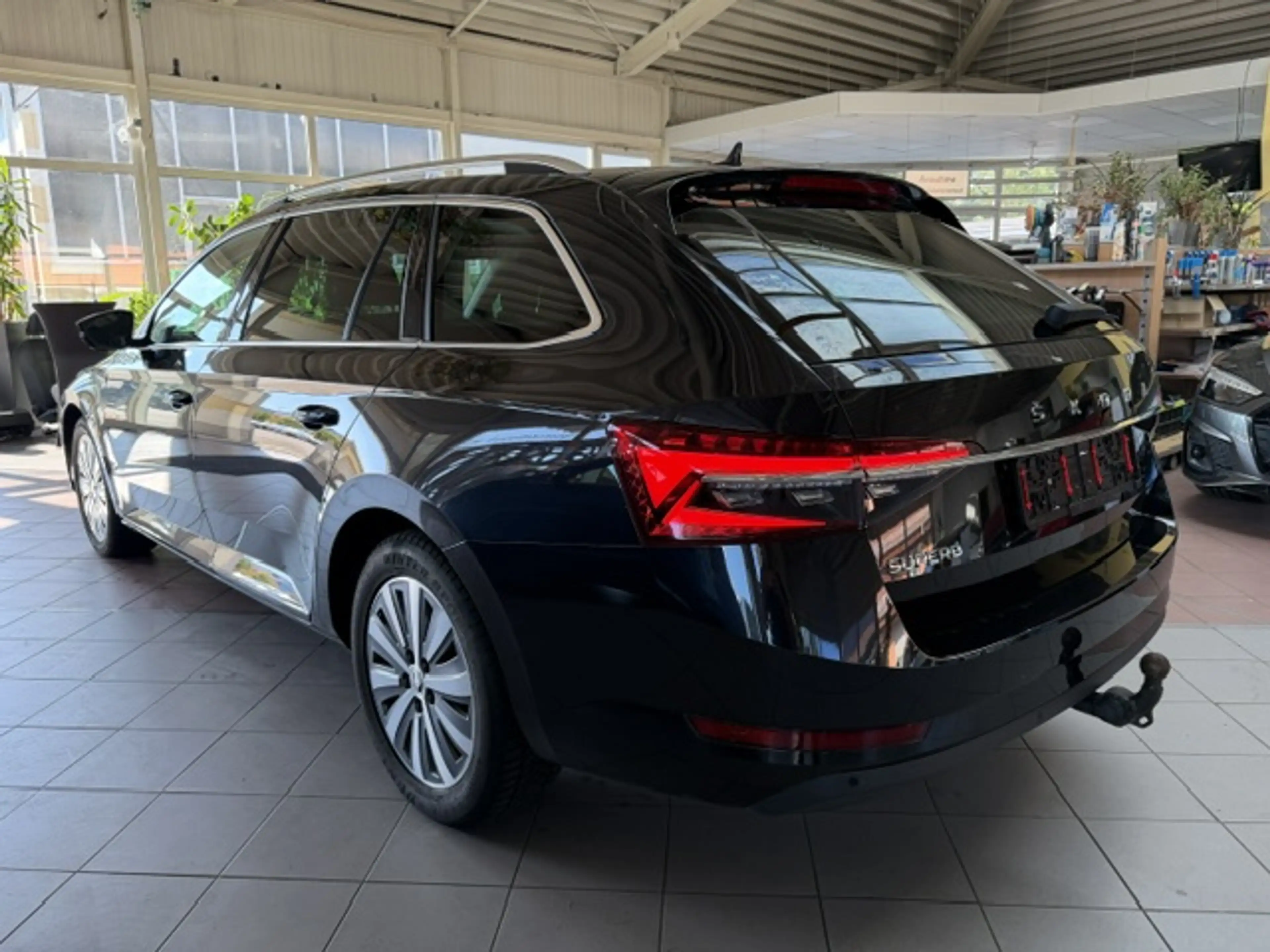 Skoda Superb Style — photo 11