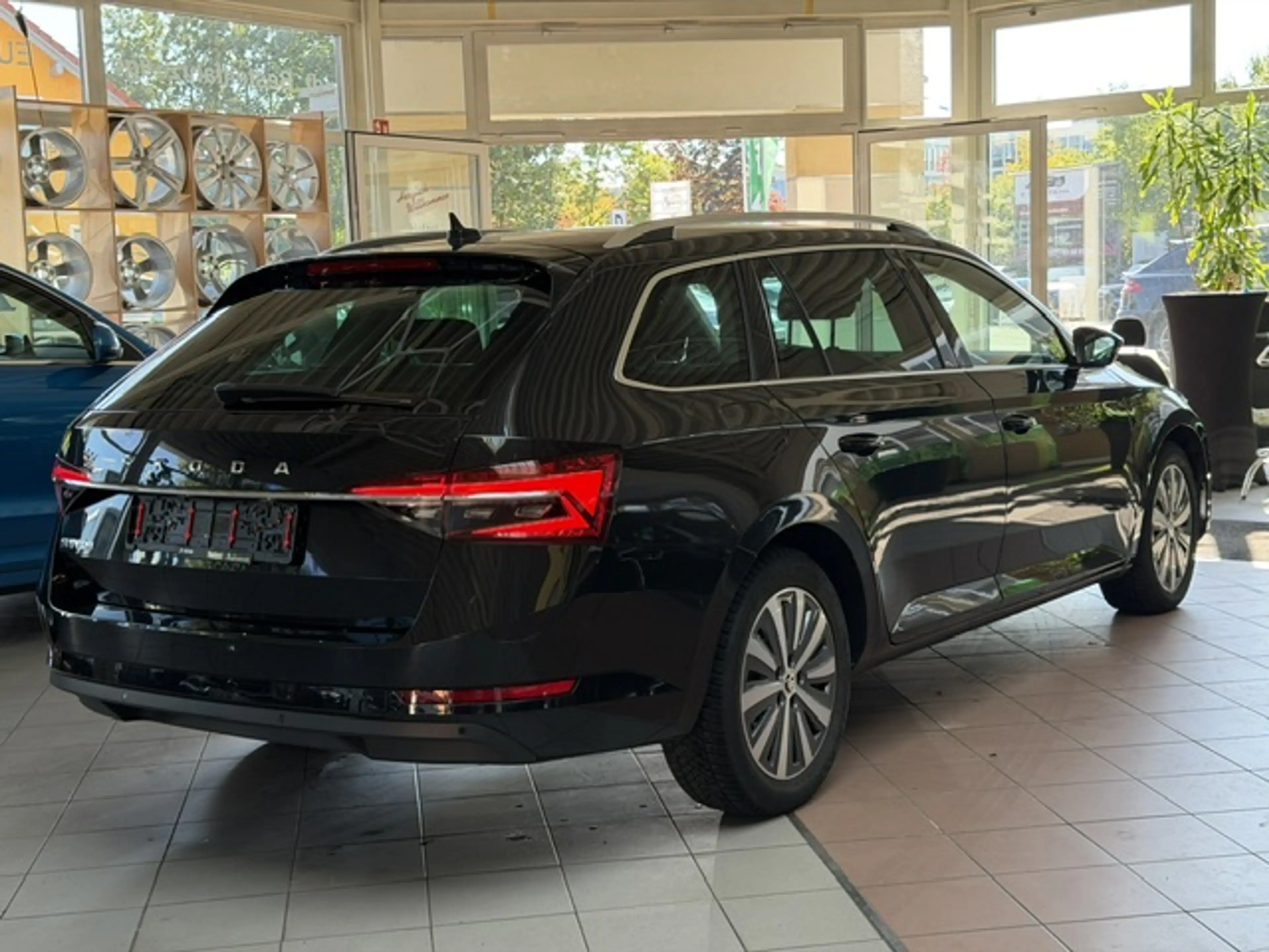 Skoda Superb Style — photo 8