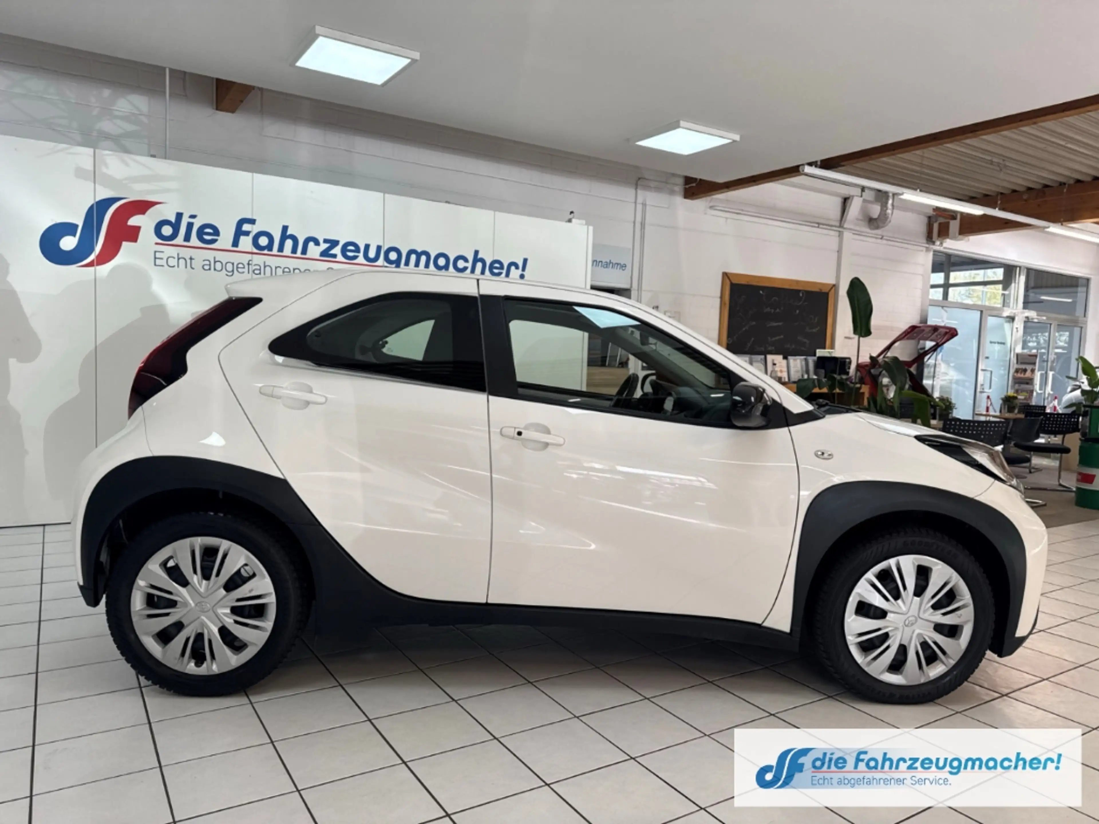 Toyota Aygo X Play Apple CarPlay Android Auto Mehrzonenklima Mus — photo 6