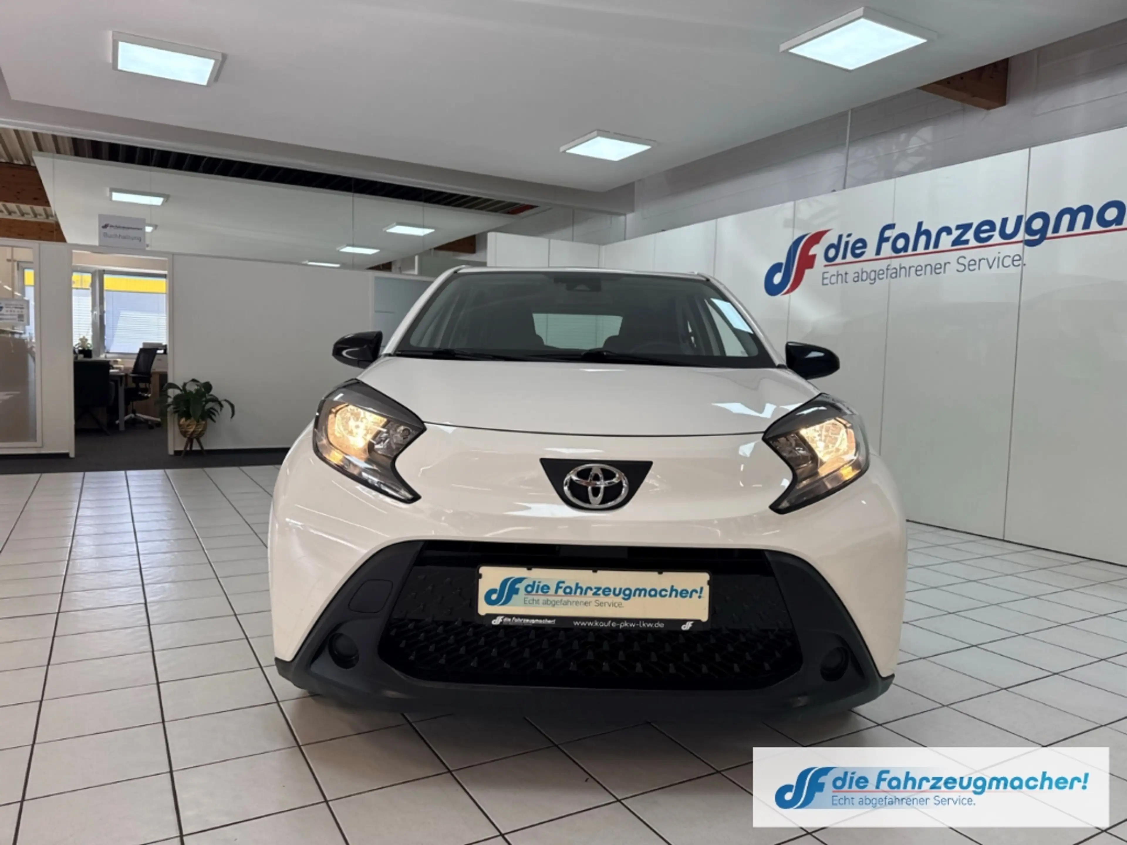 Toyota Aygo X Play Apple CarPlay Android Auto Mehrzonenklima Mus — photo 5
