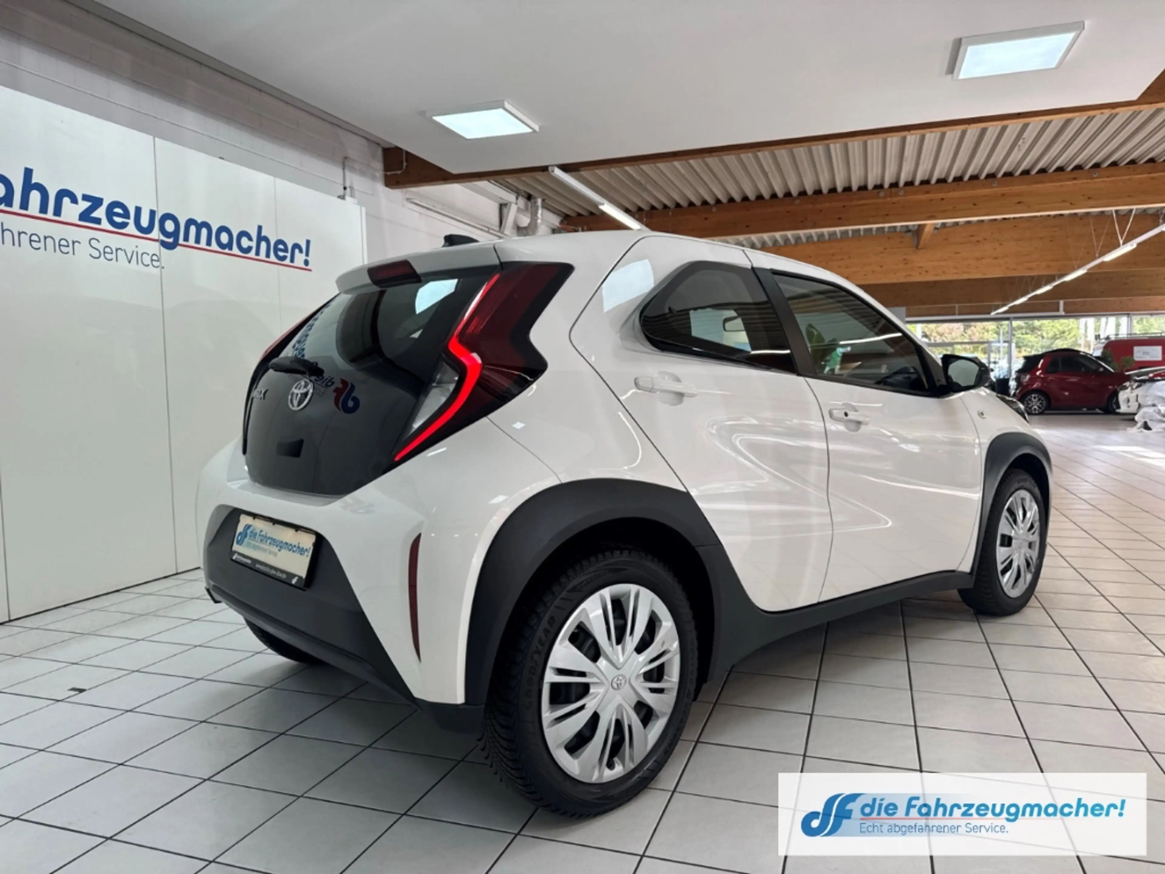 Toyota Aygo X Play Apple CarPlay Android Auto Mehrzonenklima Mus — photo 4
