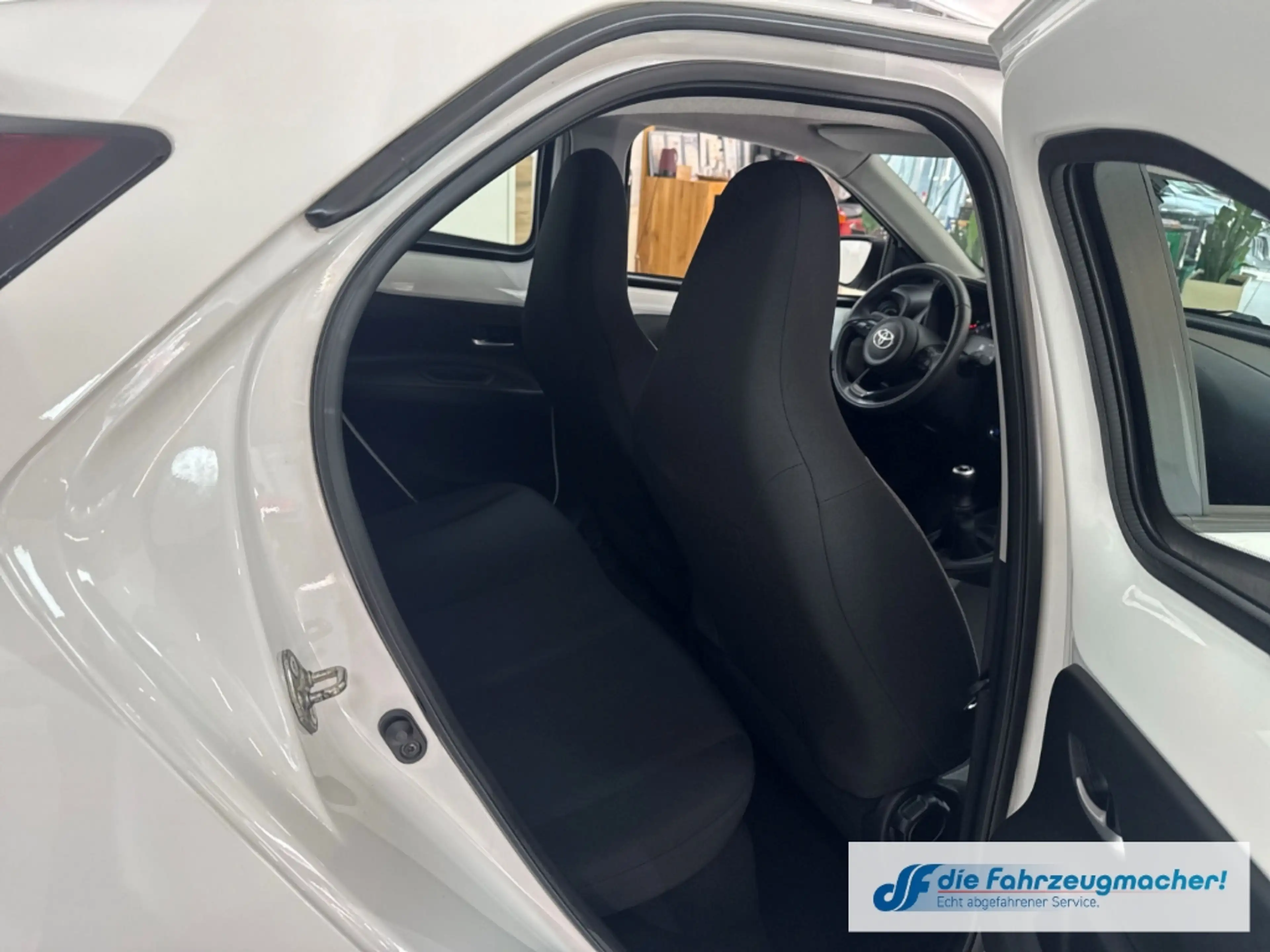 Toyota Aygo X Play Apple CarPlay Android Auto Mehrzonenklima Mus — photo 12