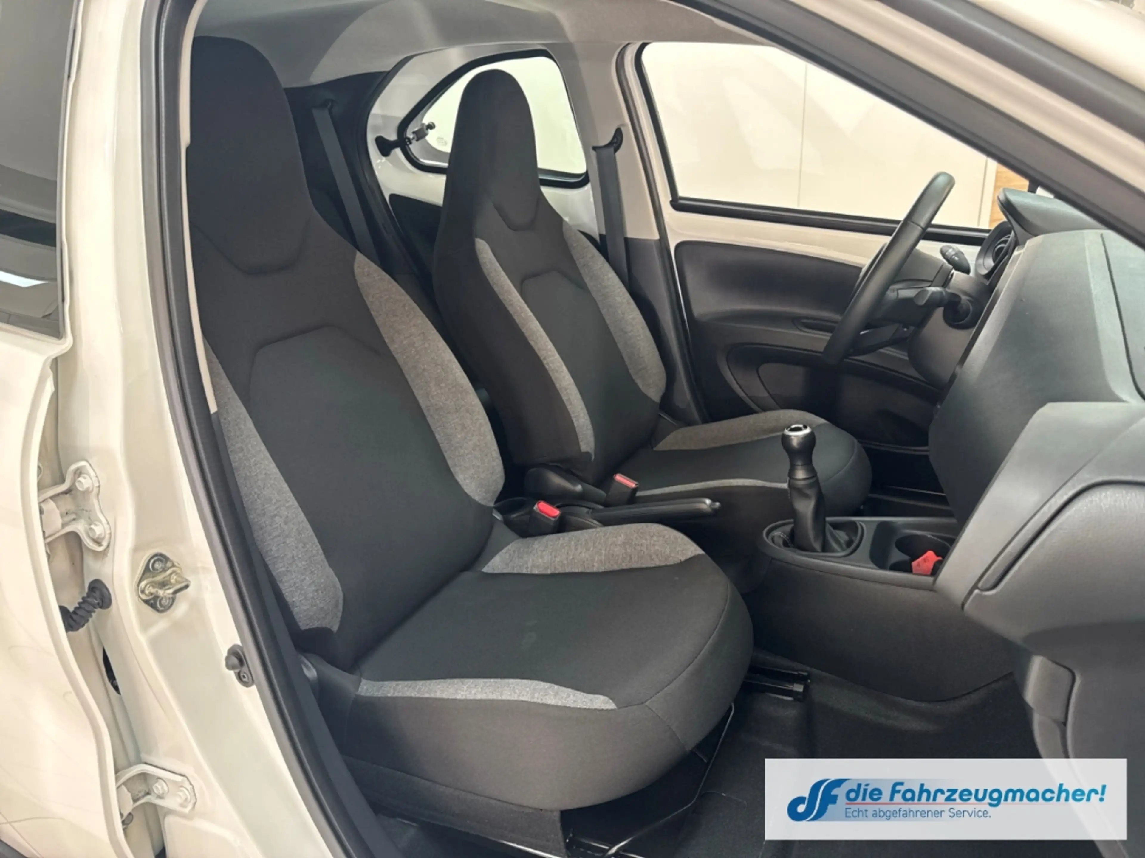 Toyota Aygo X Play Apple CarPlay Android Auto Mehrzonenklima Mus — photo 11