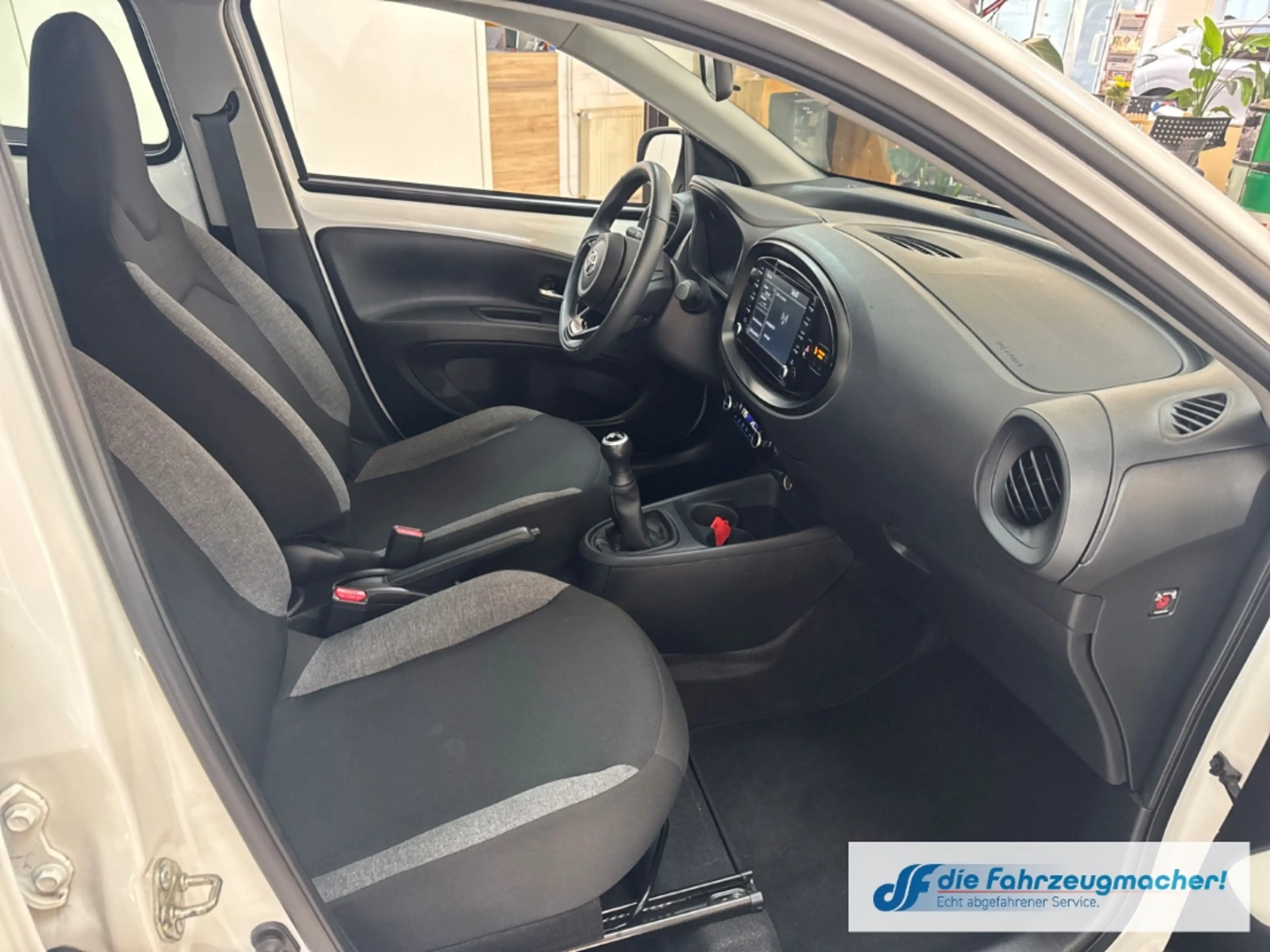 Toyota Aygo X Play Apple CarPlay Android Auto Mehrzonenklima Mus — photo 10