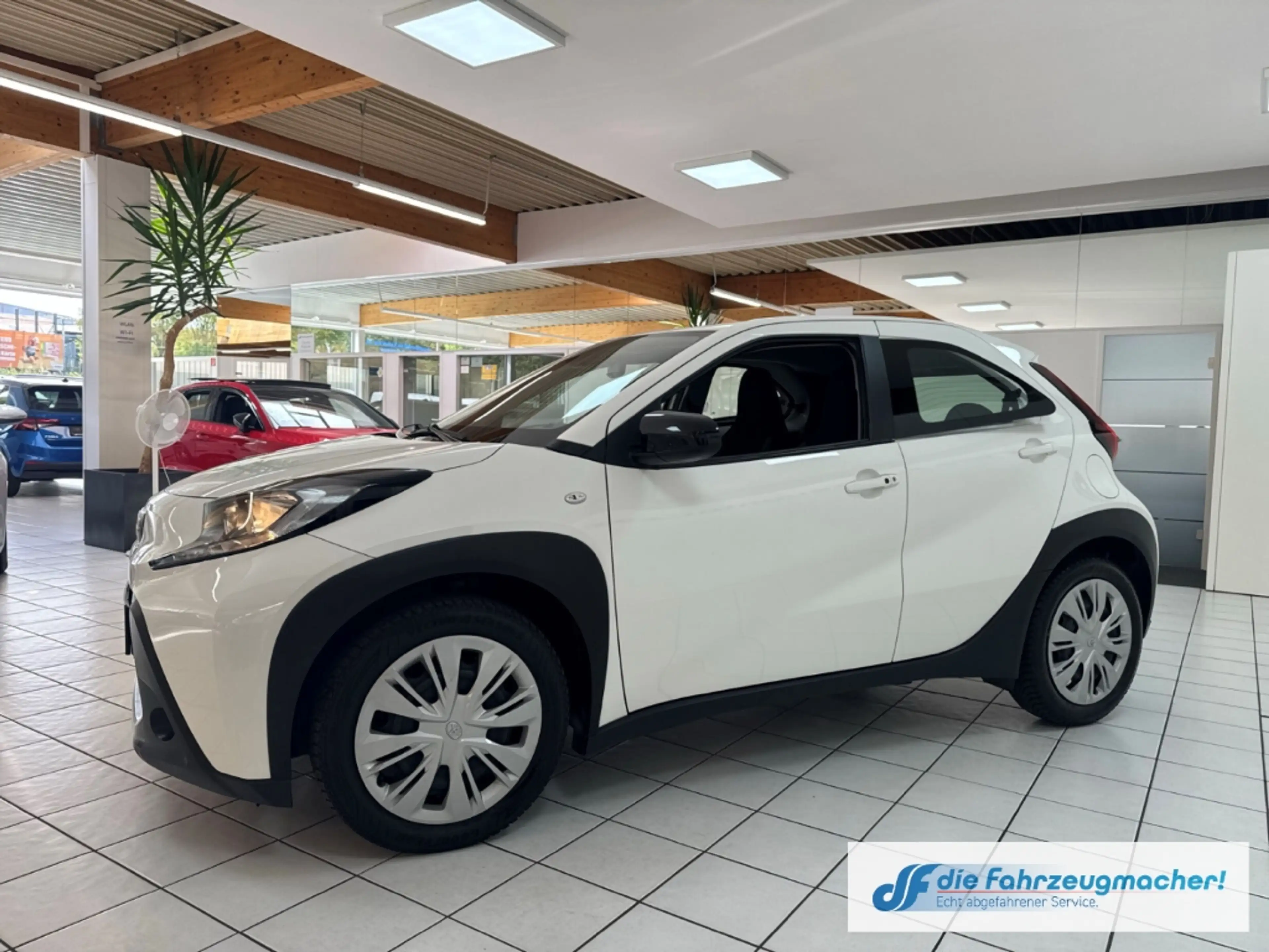 Toyota Aygo X Play Apple CarPlay Android Auto Mehrzonenklima Mus — photo 2