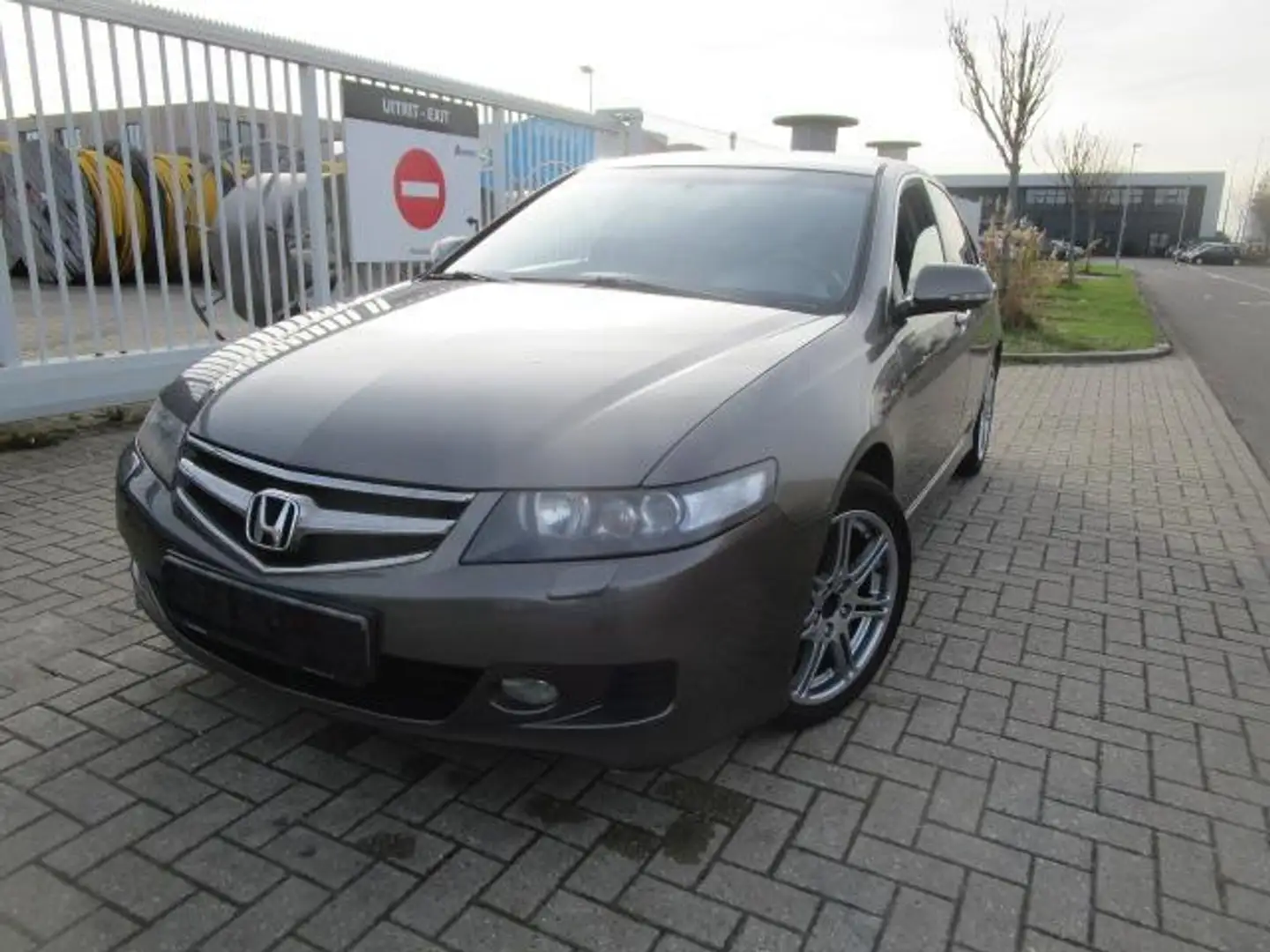 Honda Accord 2.0i Comfort Automaat Brun - 1