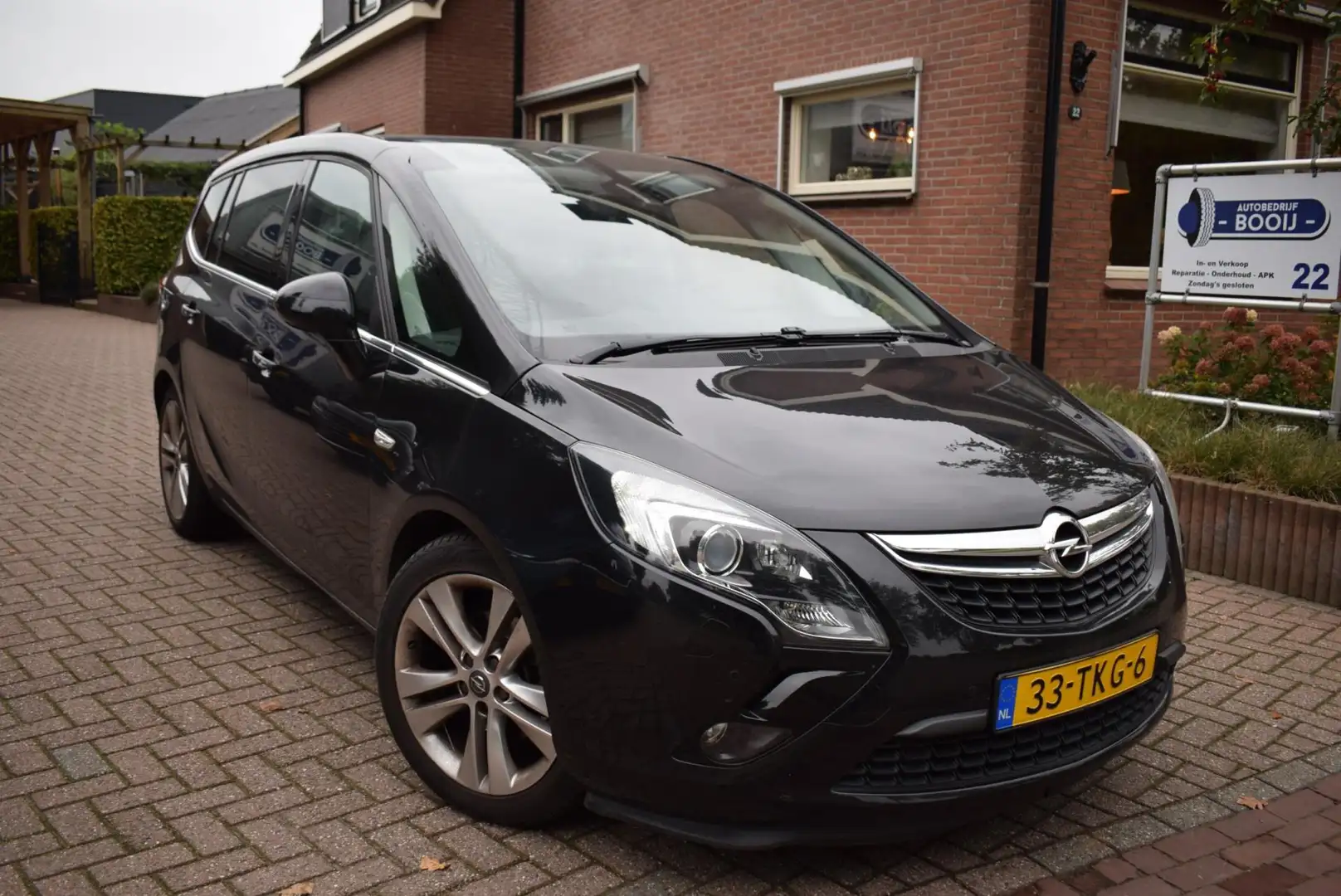 Opel Zafira Tourer 1.4 COSMO 7 PERSOONS PANORAMADAK NAVIGATIE AIRCO C Schwarz - 2