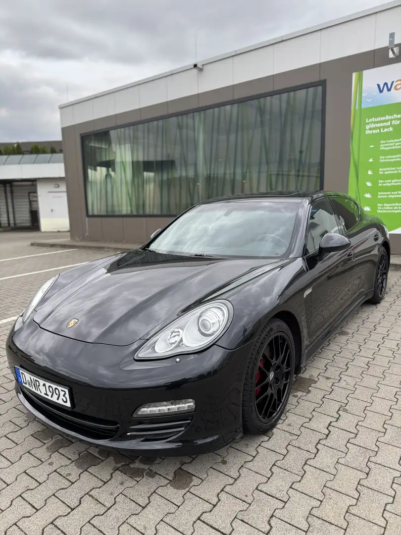 Porsche Panamera 4 S Schwarz - 1