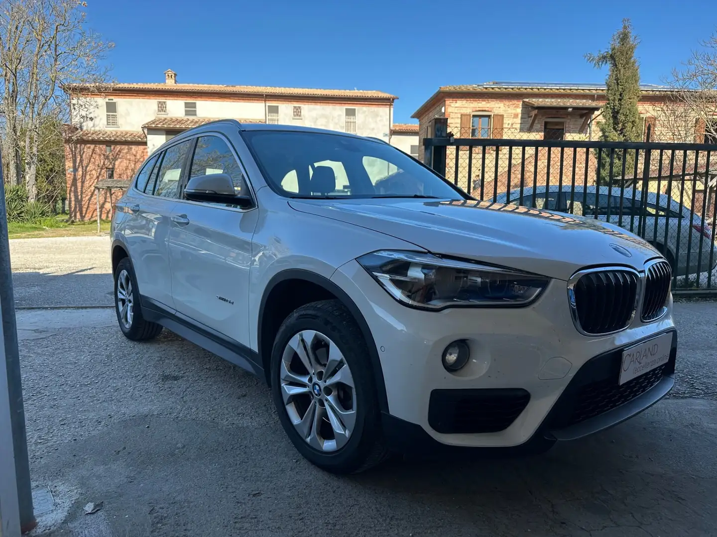BMW X1 sDrive16d Advantage Blanco - 1