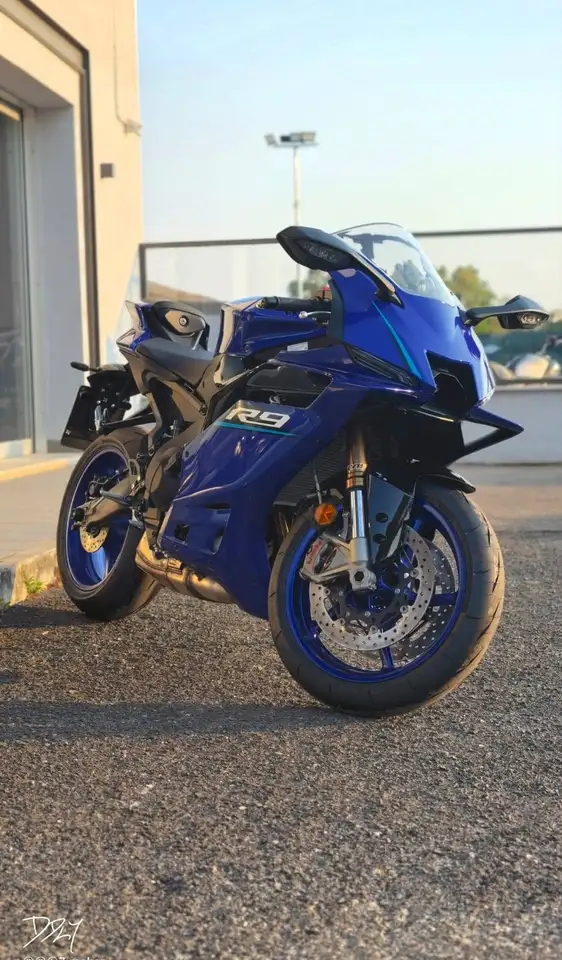 Yamaha YZF-R9