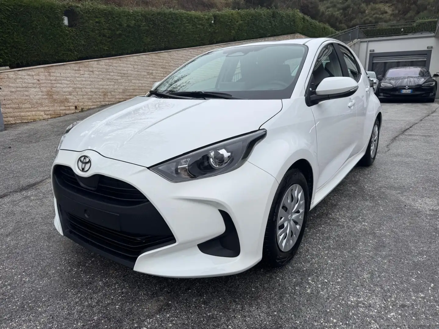 Toyota Yaris 1.5 Hybrid 5p. Active Wit - 1