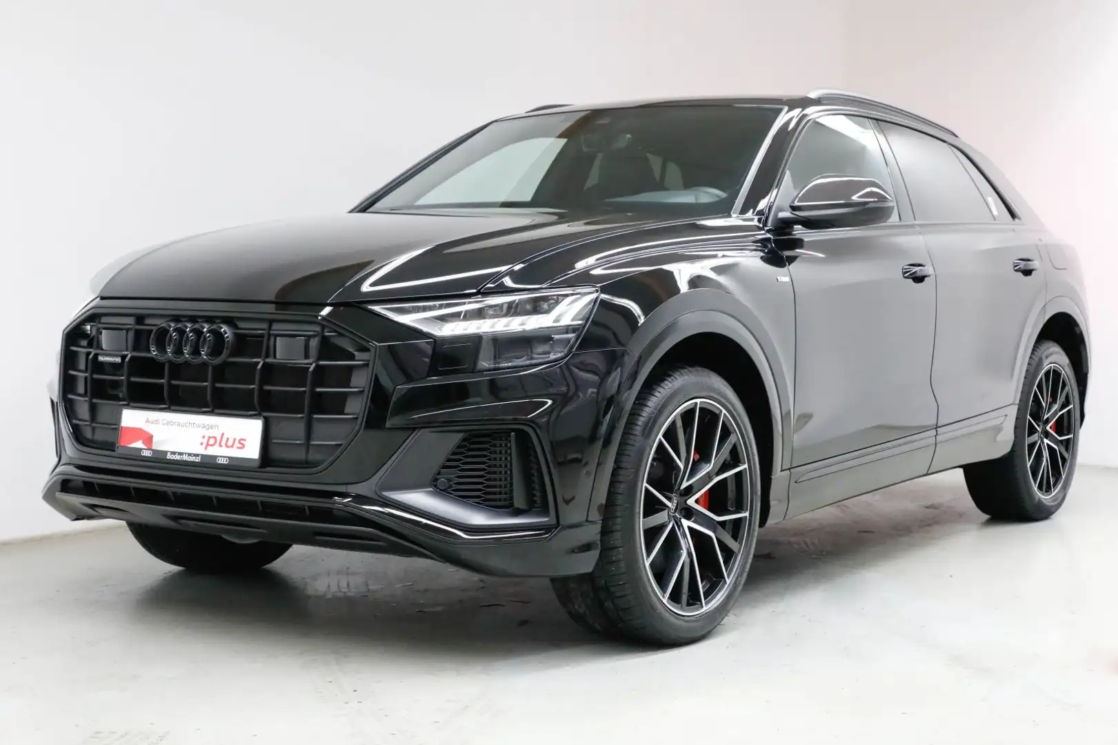 Audi Q8 60 TFSIe quattro Competition Plus S line Pano Schwarz - 2