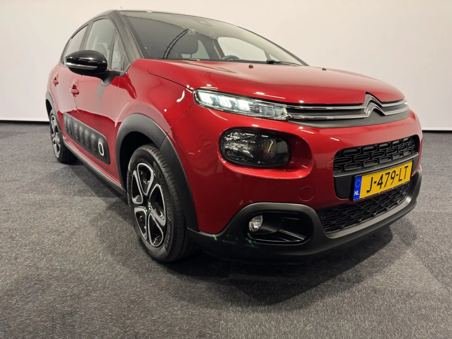 Citroen C3 PureTech 83 Business Rood - 1