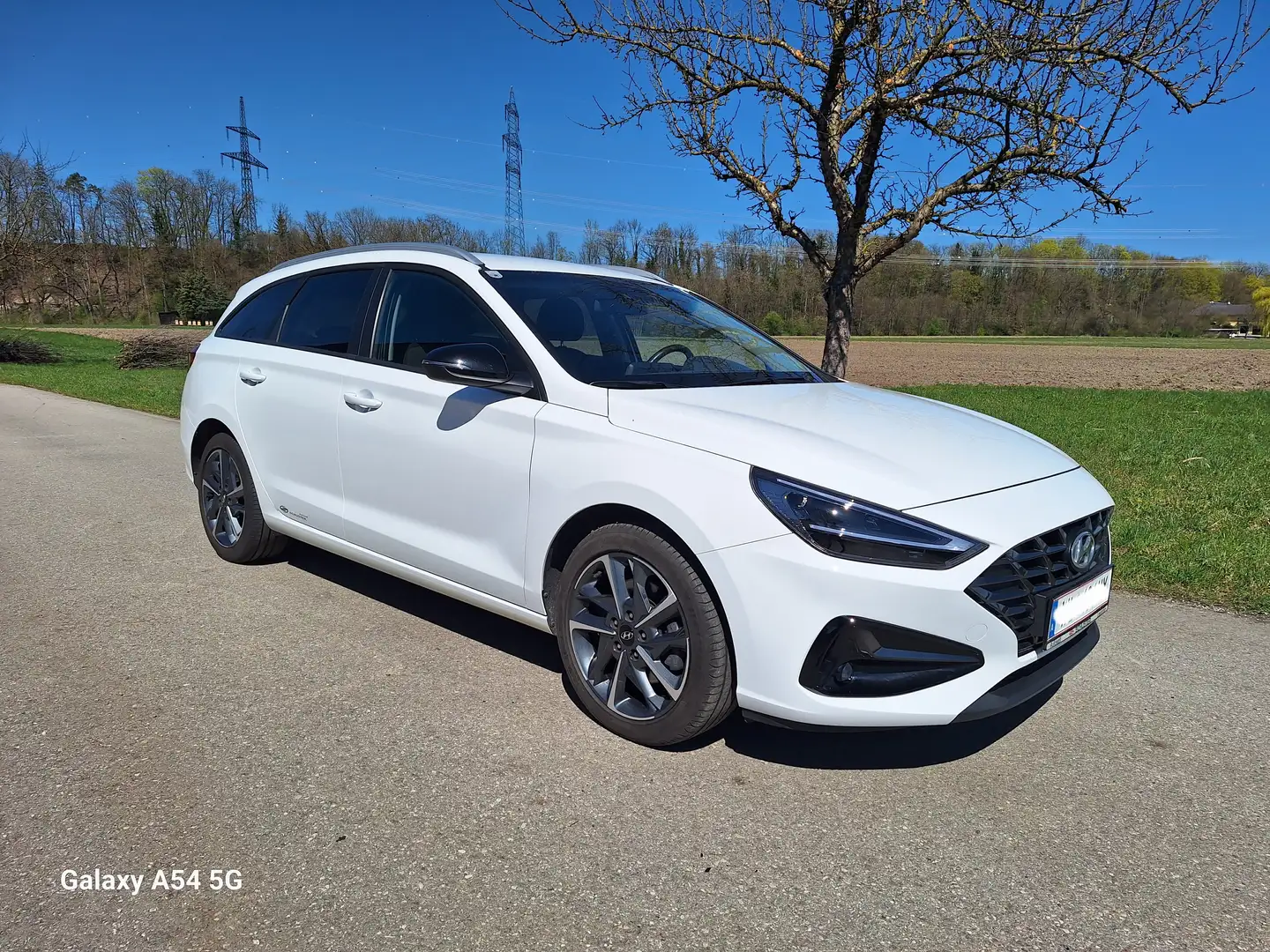 Hyundai i30 i30 CW 1,0 T-GDI Edition 30 Plus Edition 30 Plus Weiß - 1