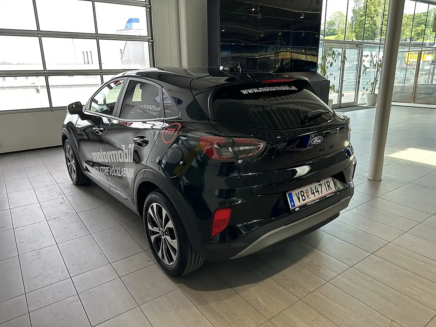 Ford Puma 1,0 EcoBoost Hybrid Titanium Schwarz - 2