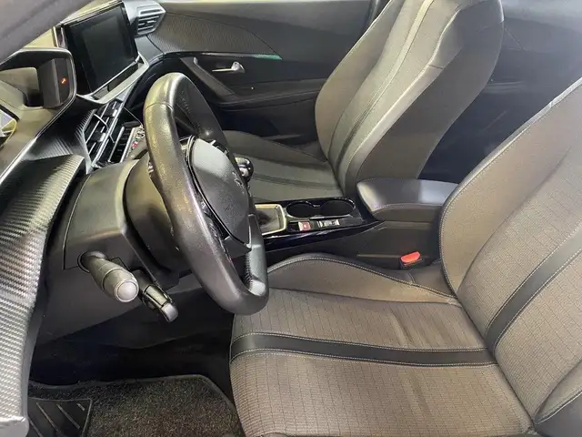 Peugeot 2008 view 7