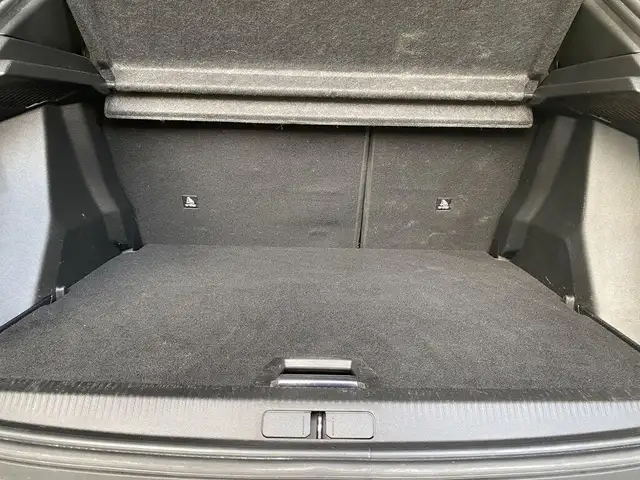 Peugeot 2008 view 9