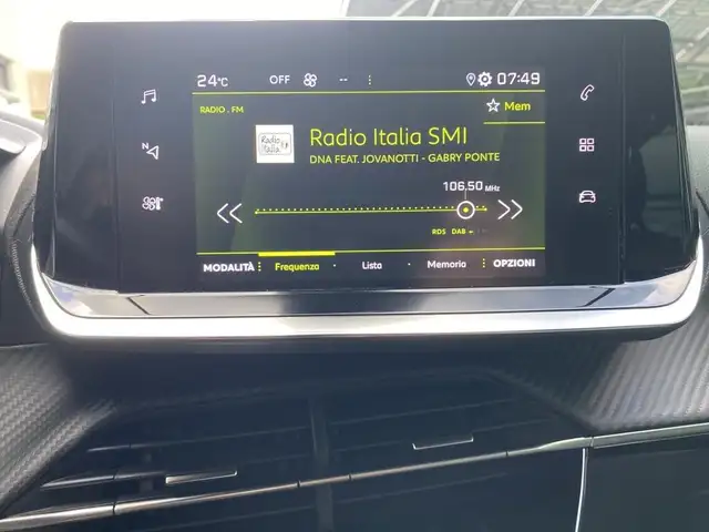 Peugeot 2008 view 10