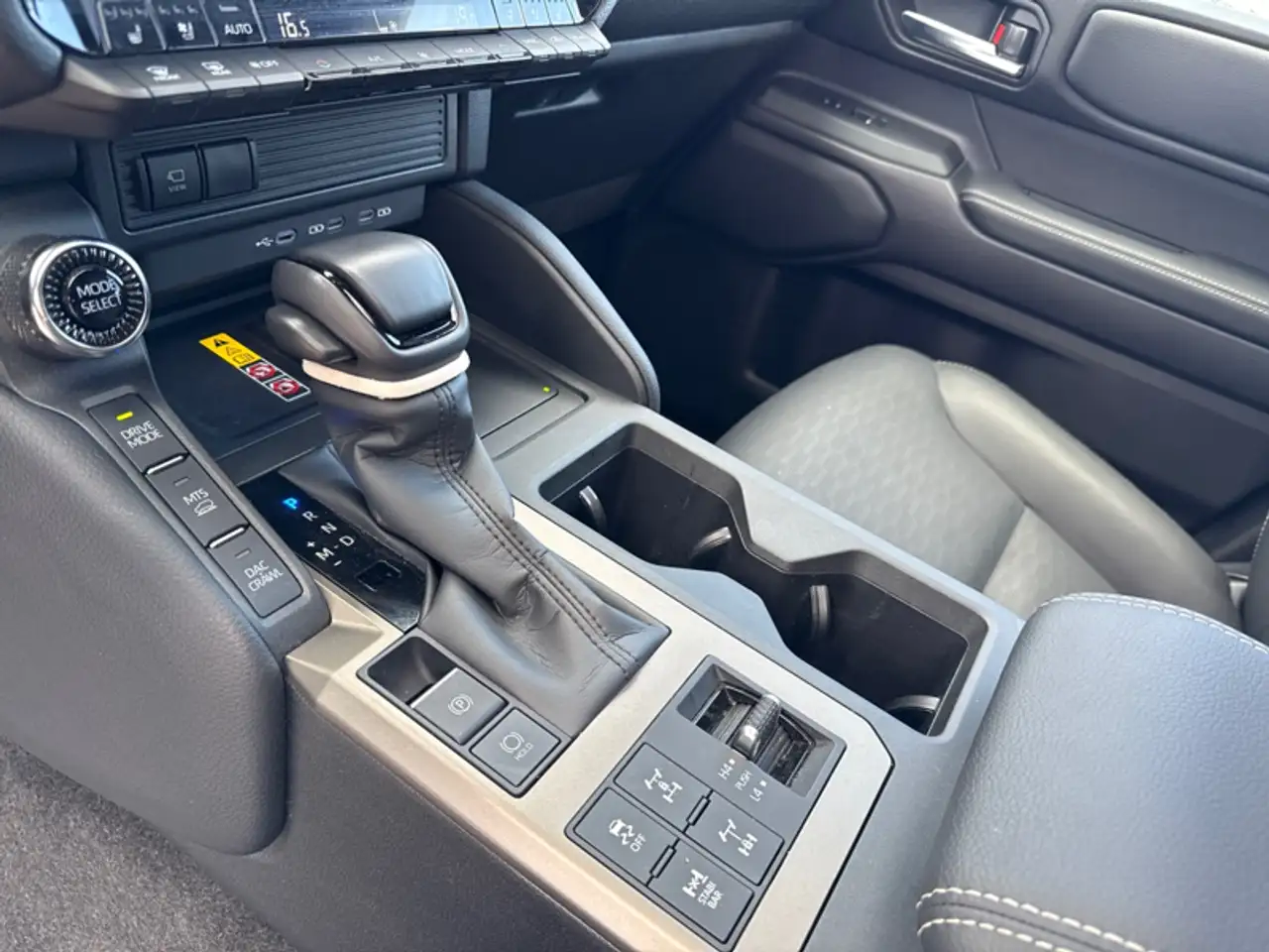 Toyota Land Cruiser снимка Toyota Land Cruiser