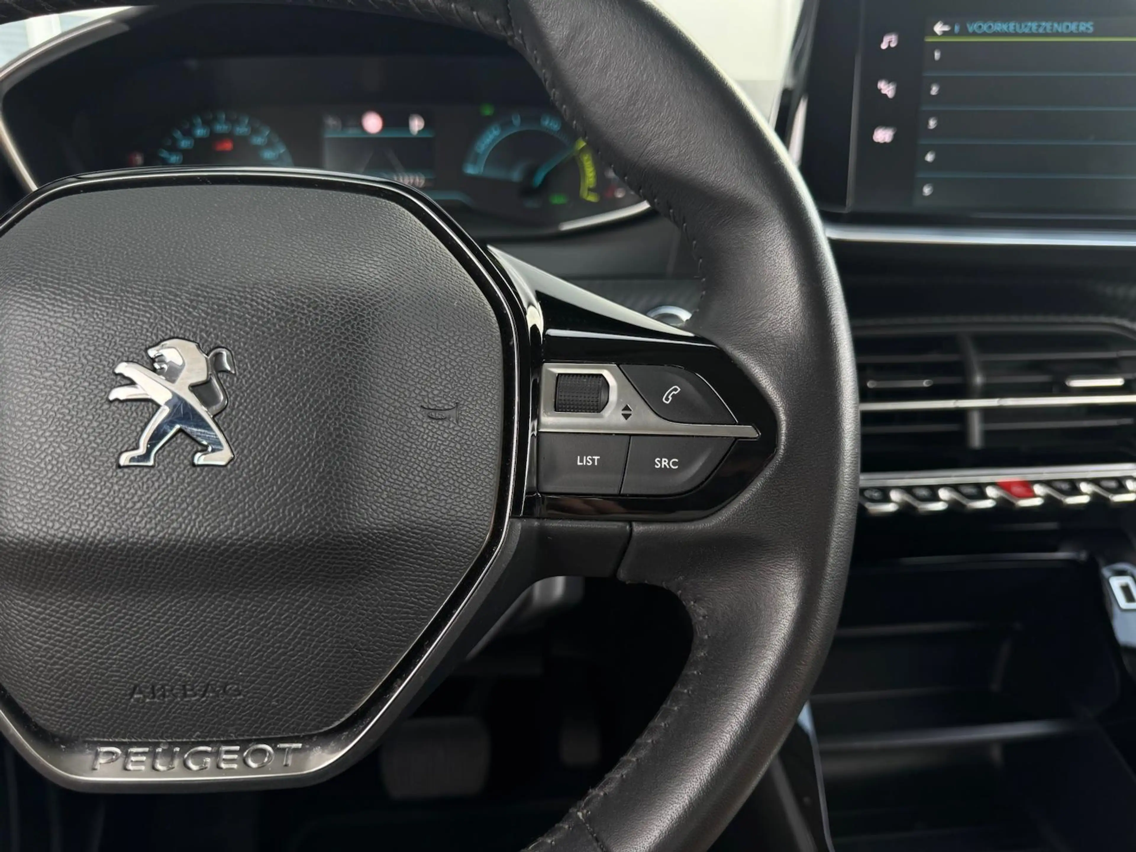 Peugeot e-208 EV GT 350 50 kWh — photo 12