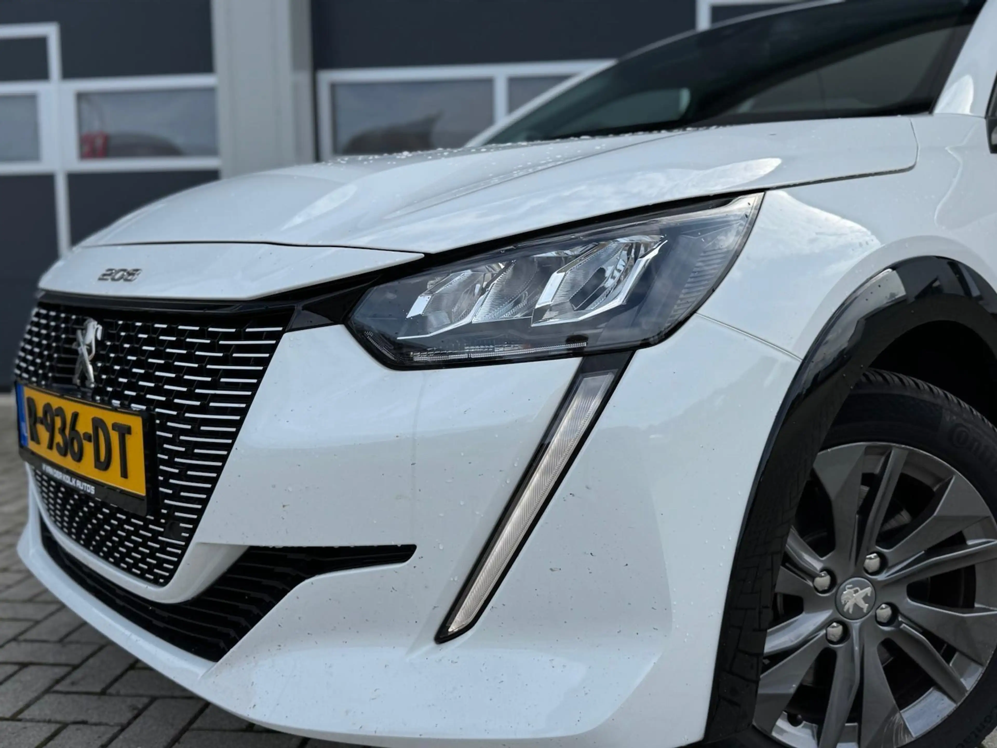 Peugeot e-208 EV GT 350 50 kWh — photo 23