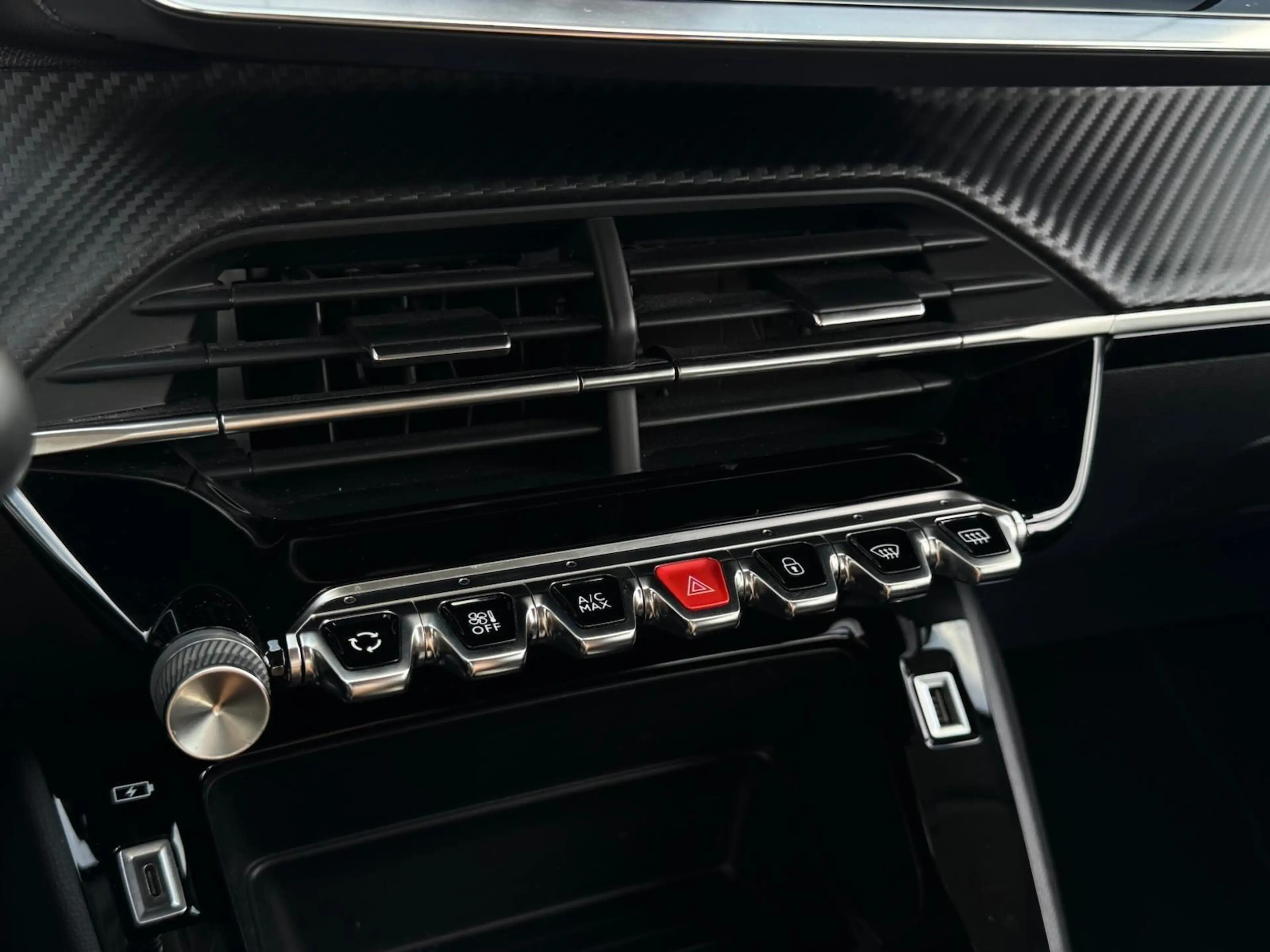 Peugeot e-208 EV GT 350 50 kWh — photo 18