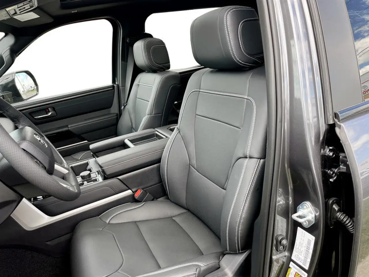 Toyota Tundra снимка Toyota Tundra