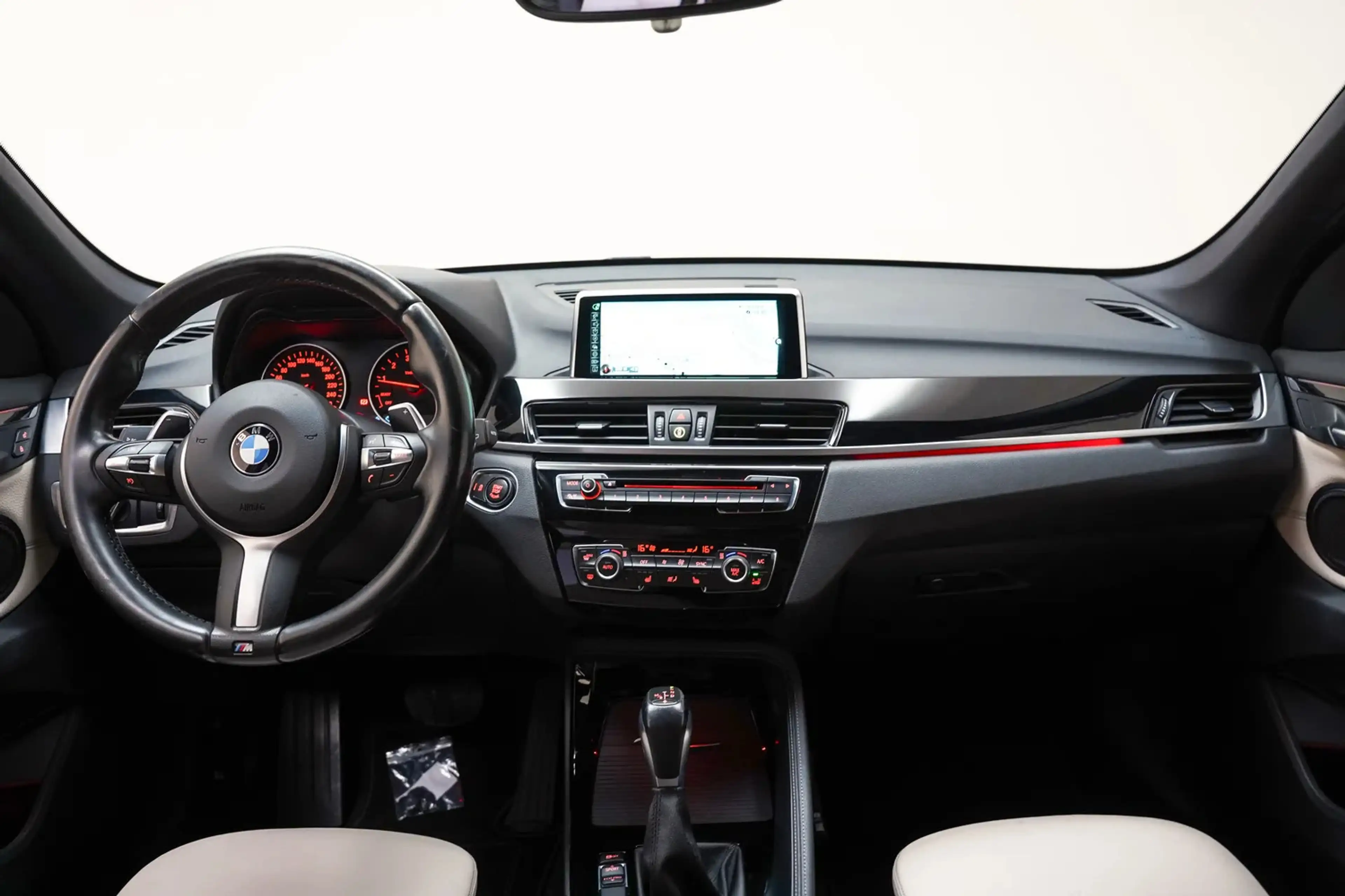 BMW X1 xDrive20i xLine Aut. [ Panoramadak Head-up Leder S — photo 4