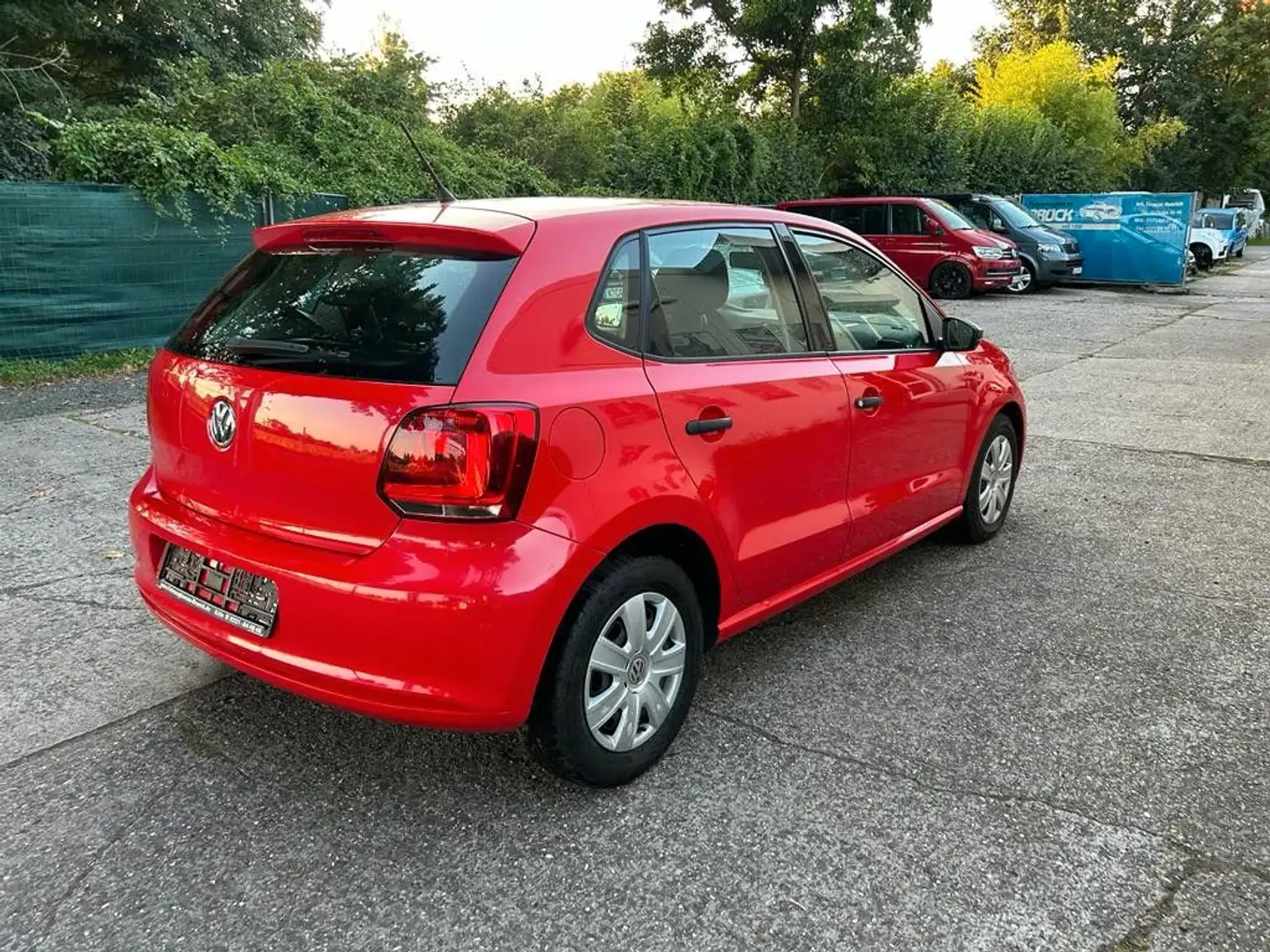 Volkswagen Polo V Trendline guter Zustand Klima 4 Türen etc Rot - 2