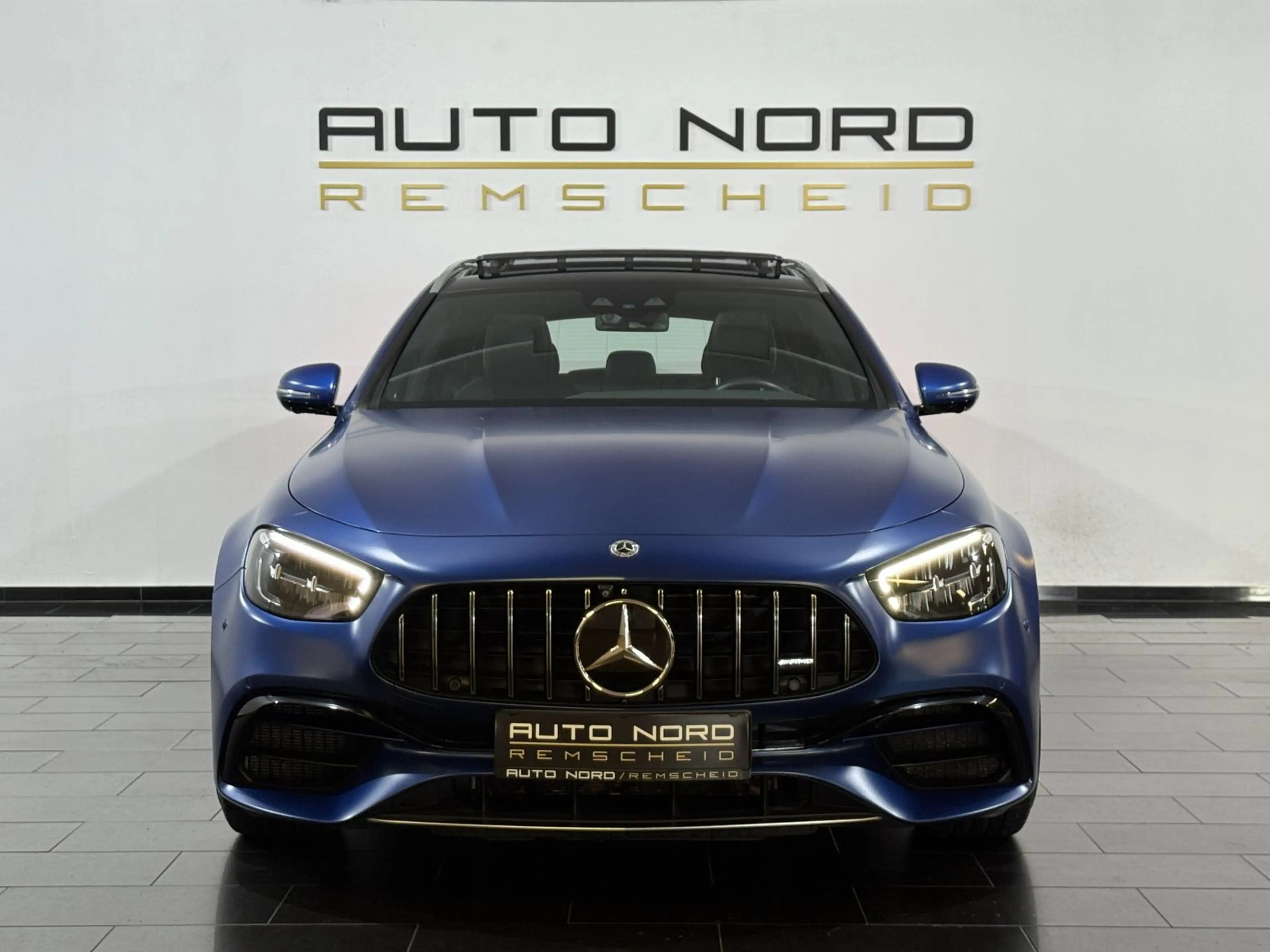 Mercedes-Benz E 63 AMG S 4M*Pano*Nappa*360°*MATT*HeadUP*AHK* — photo 2