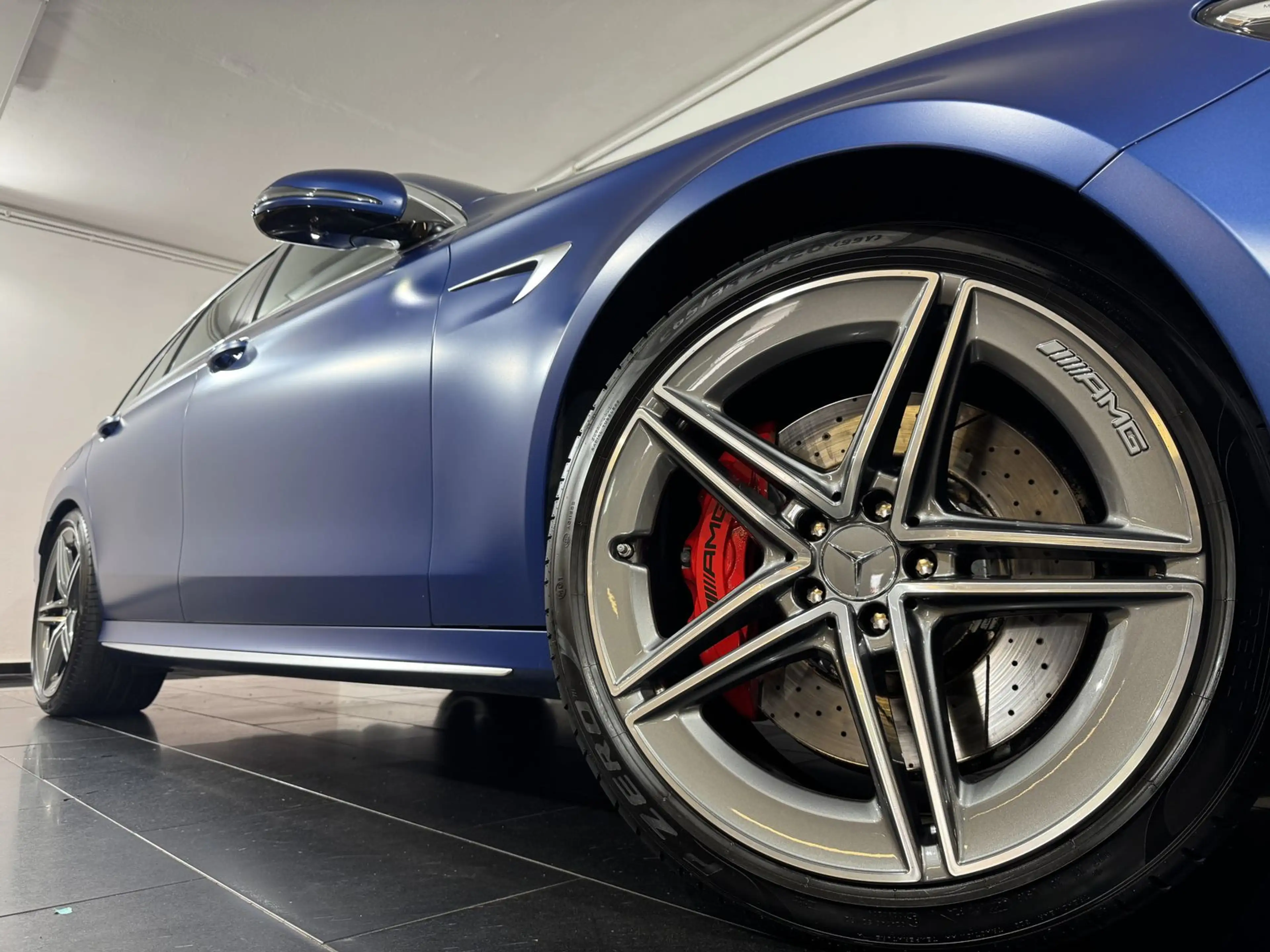 Mercedes-Benz E 63 AMG S 4M*Pano*Nappa*360°*MATT*HeadUP*AHK* — photo 6