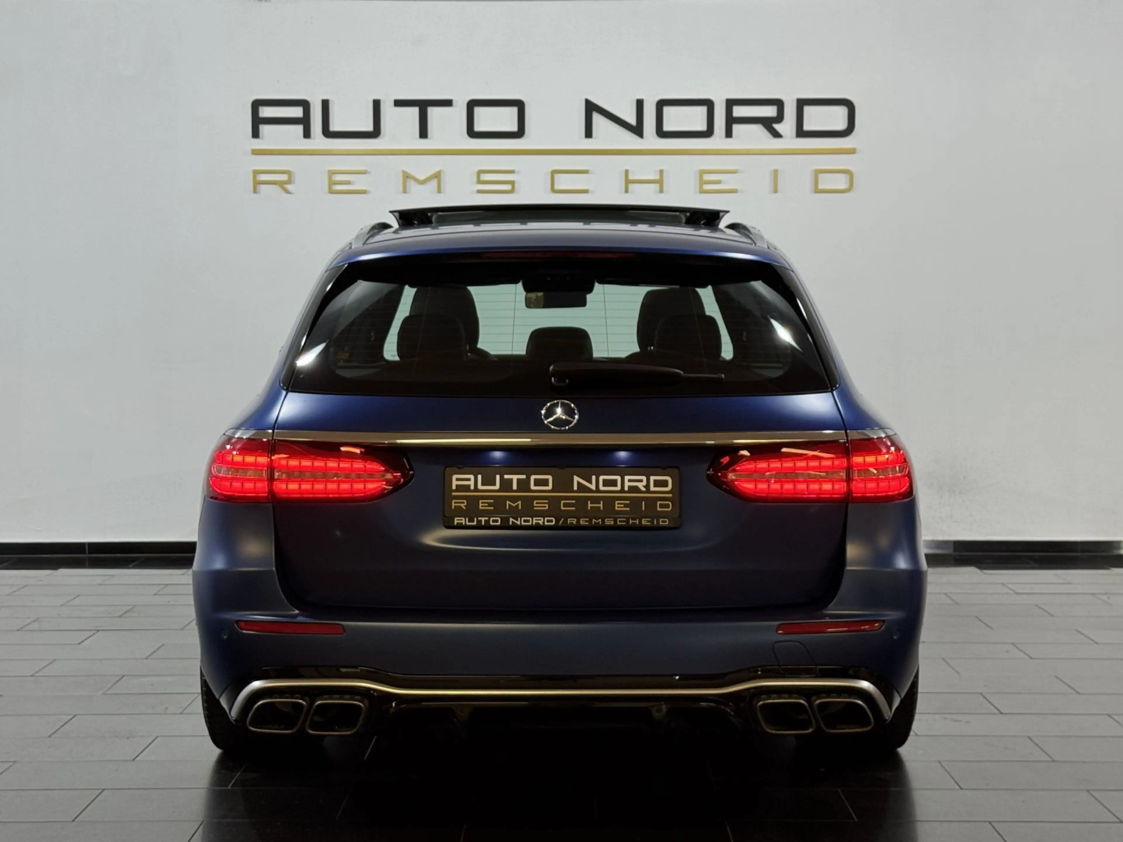 Mercedes-Benz E 63 AMG S 4M*Pano*Nappa*360°*MATT*HeadUP*AHK* — photo 9